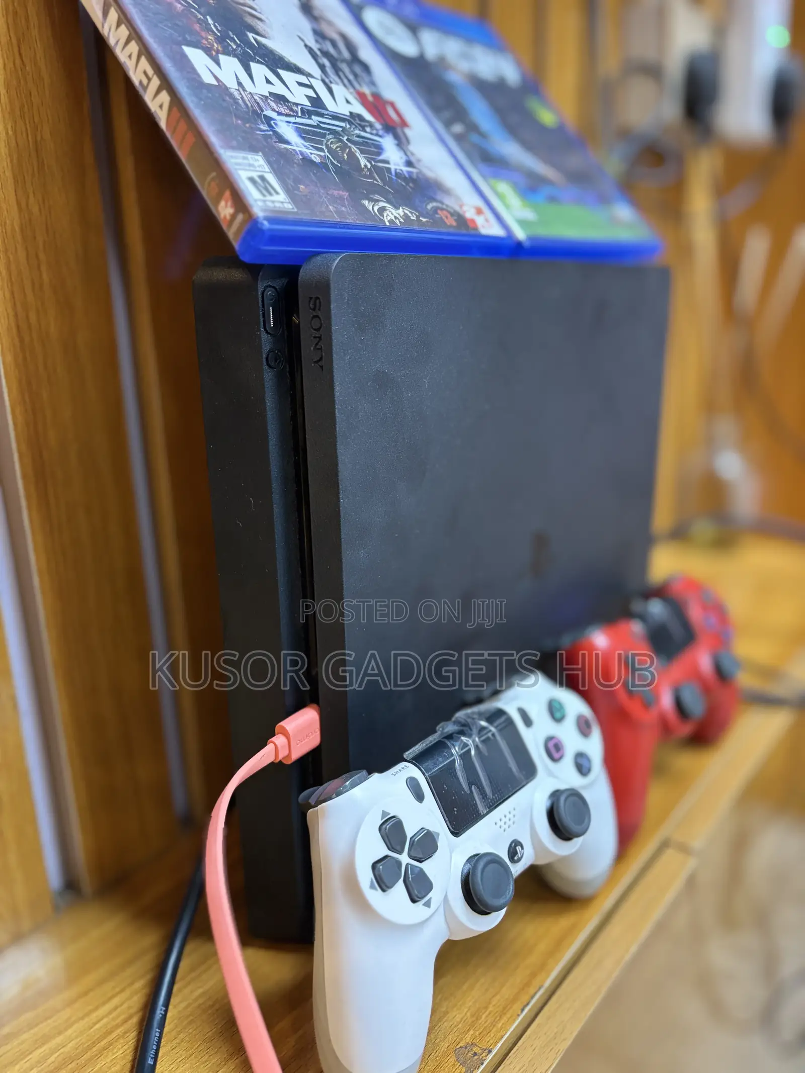 Play Station 4 Slim