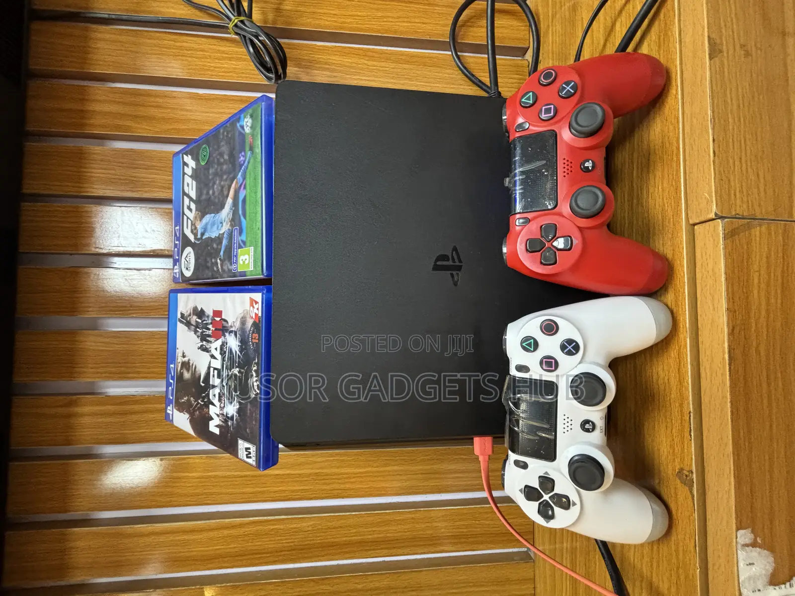 Play Station 4 Slim