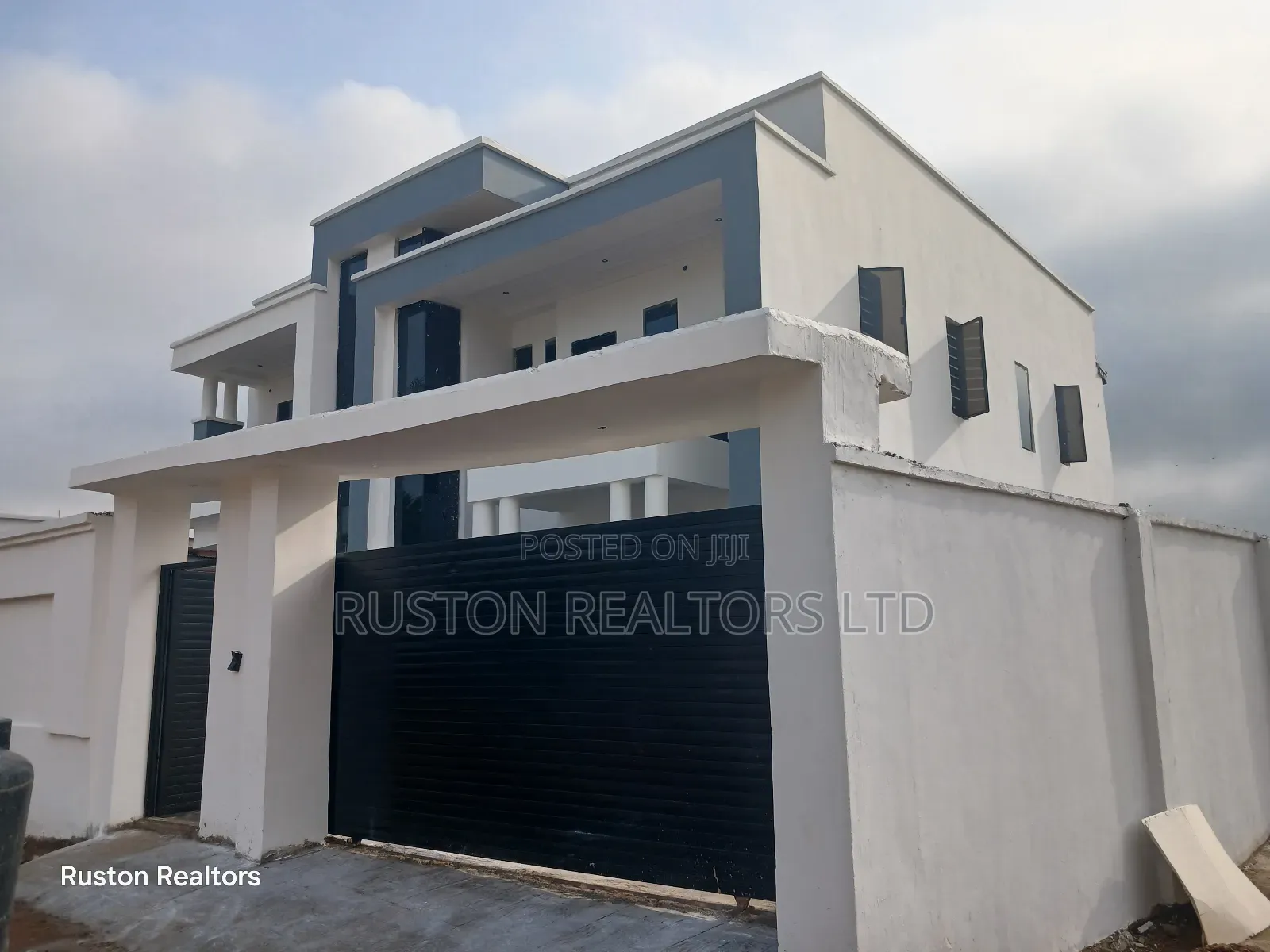 4bdrm Mansion in Ibadan for sale