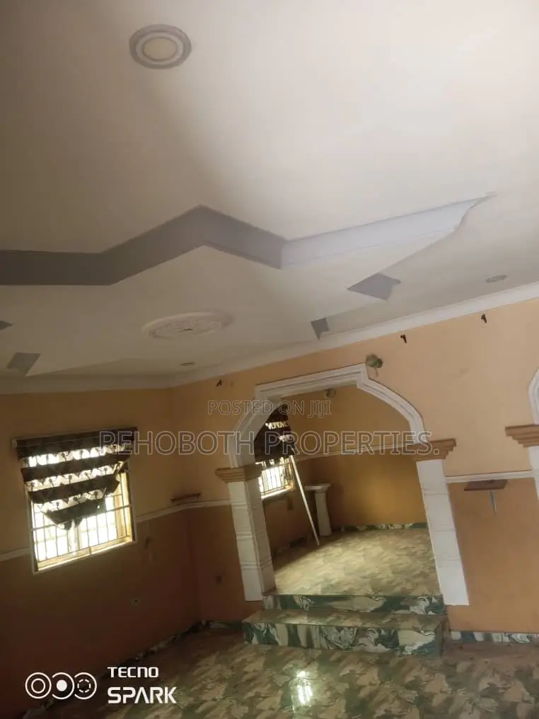 3bdrm Bungalow in New Land Elebu, Ibadan for sale