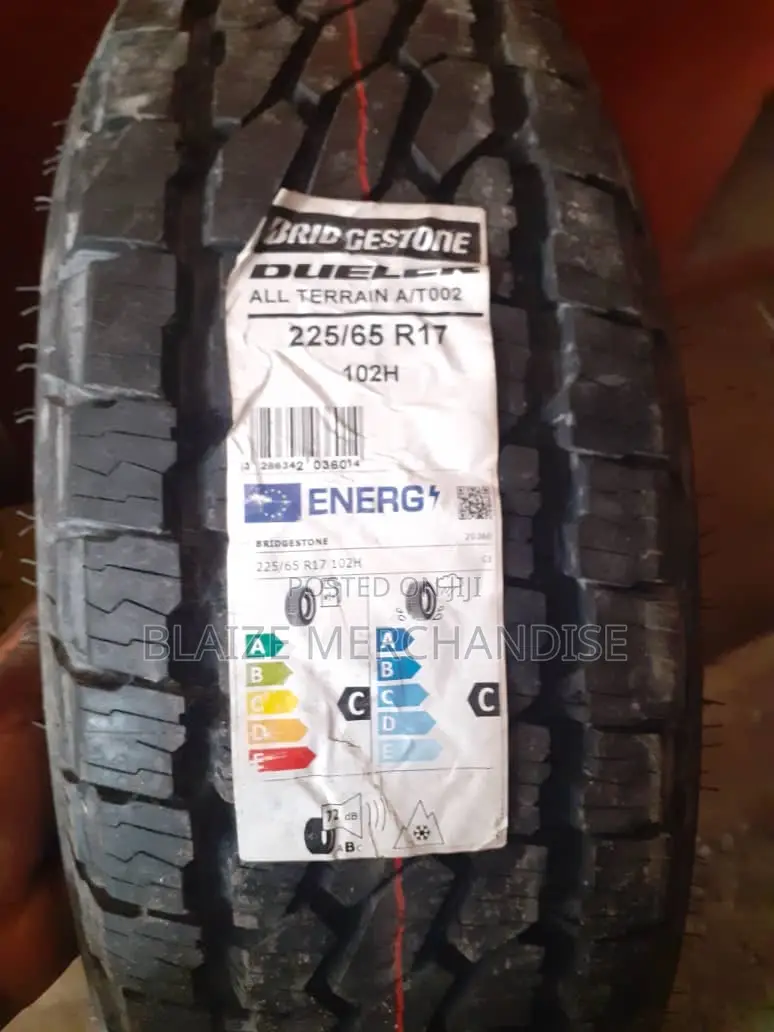 225/65r17 Bridgestone Tyre