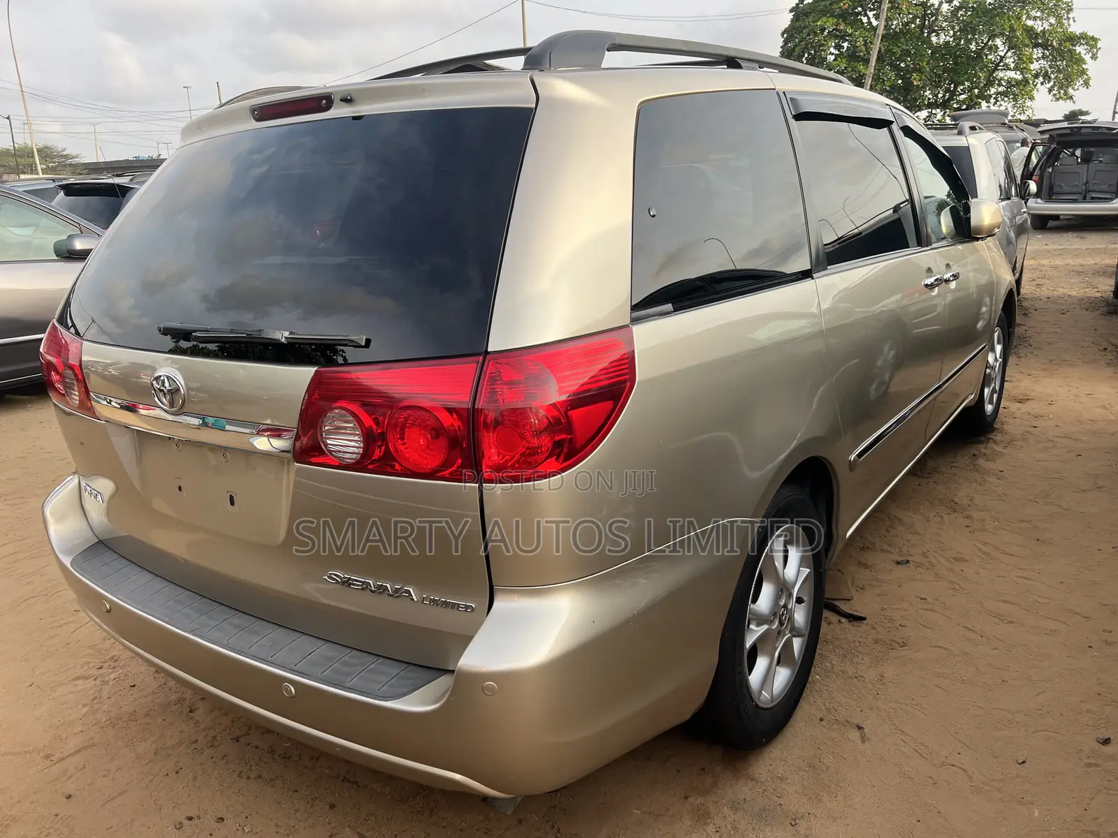 Toyota Sienna XLE Limited AWD 2006 Gold