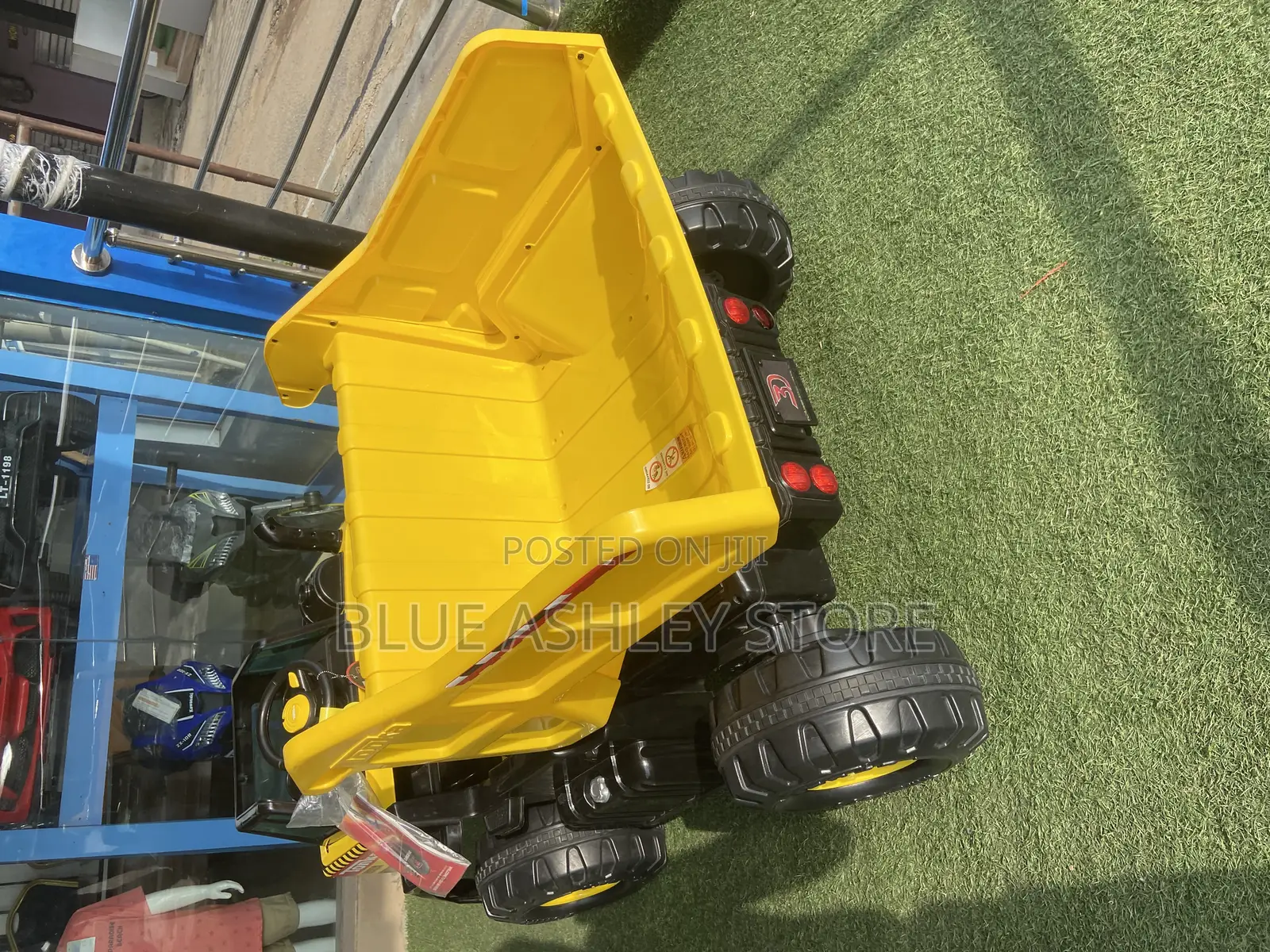 Tonka Mighty Dump Truck