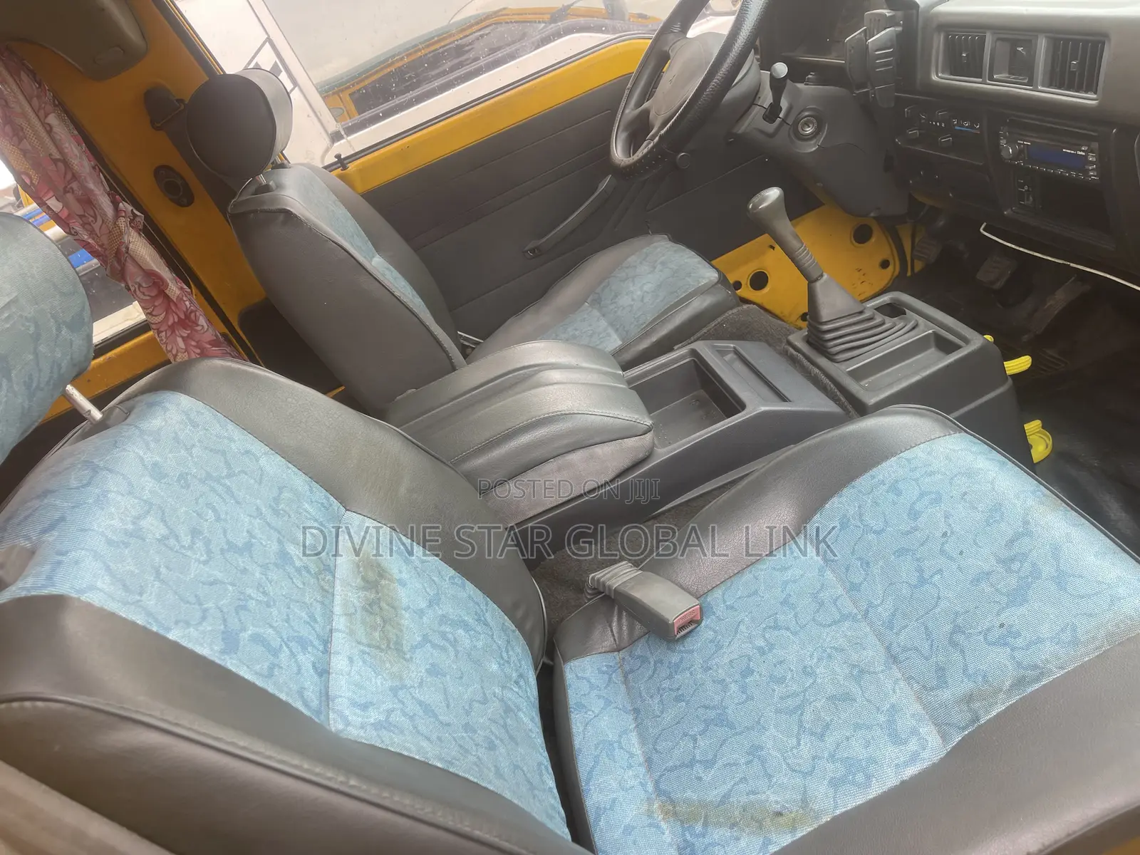 Mitsubishi Delica 2004 Yellow