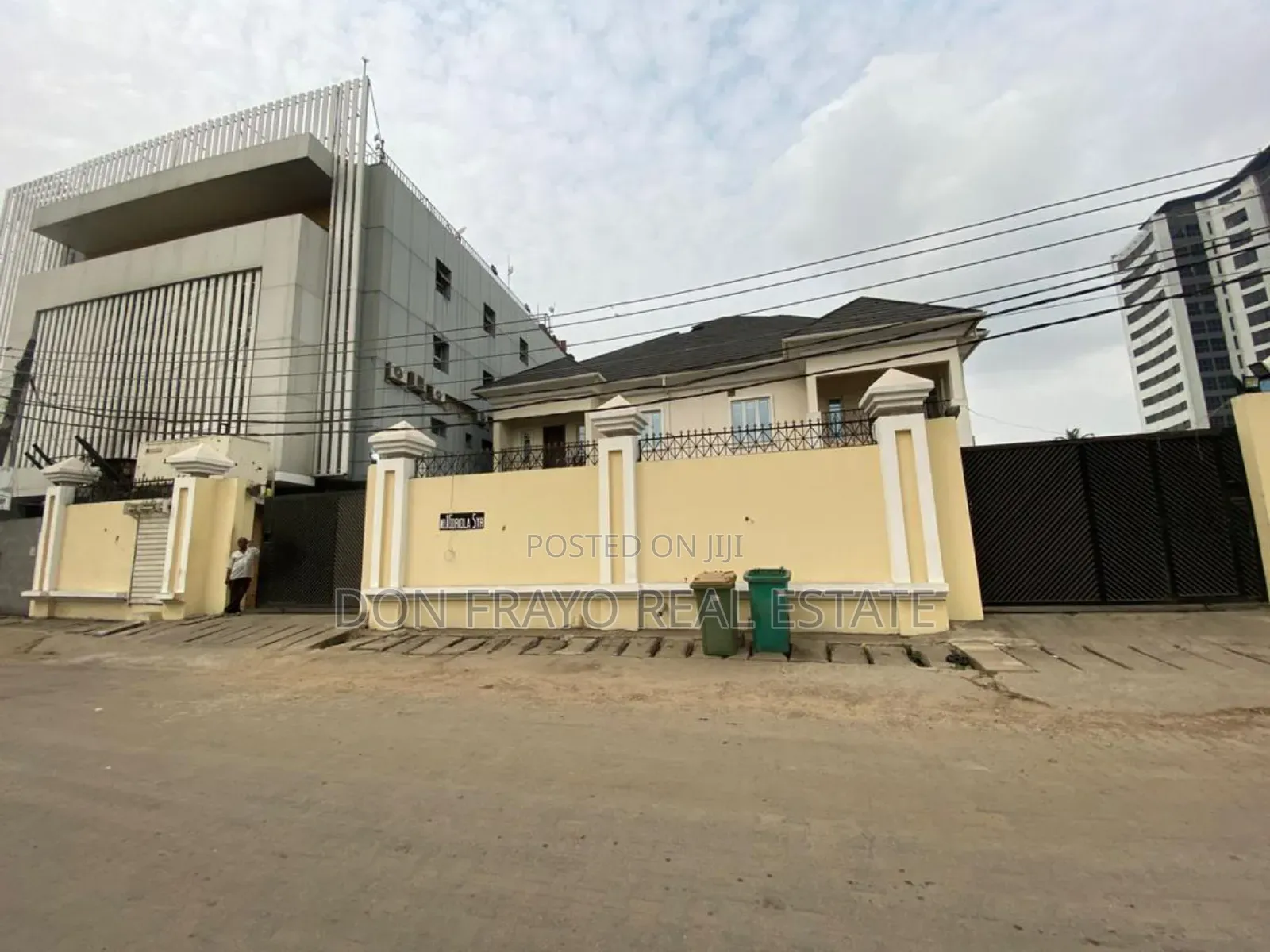 16bdrm Townhouse/Terrace in Off Adeola Odeku, Victoria Island for sale