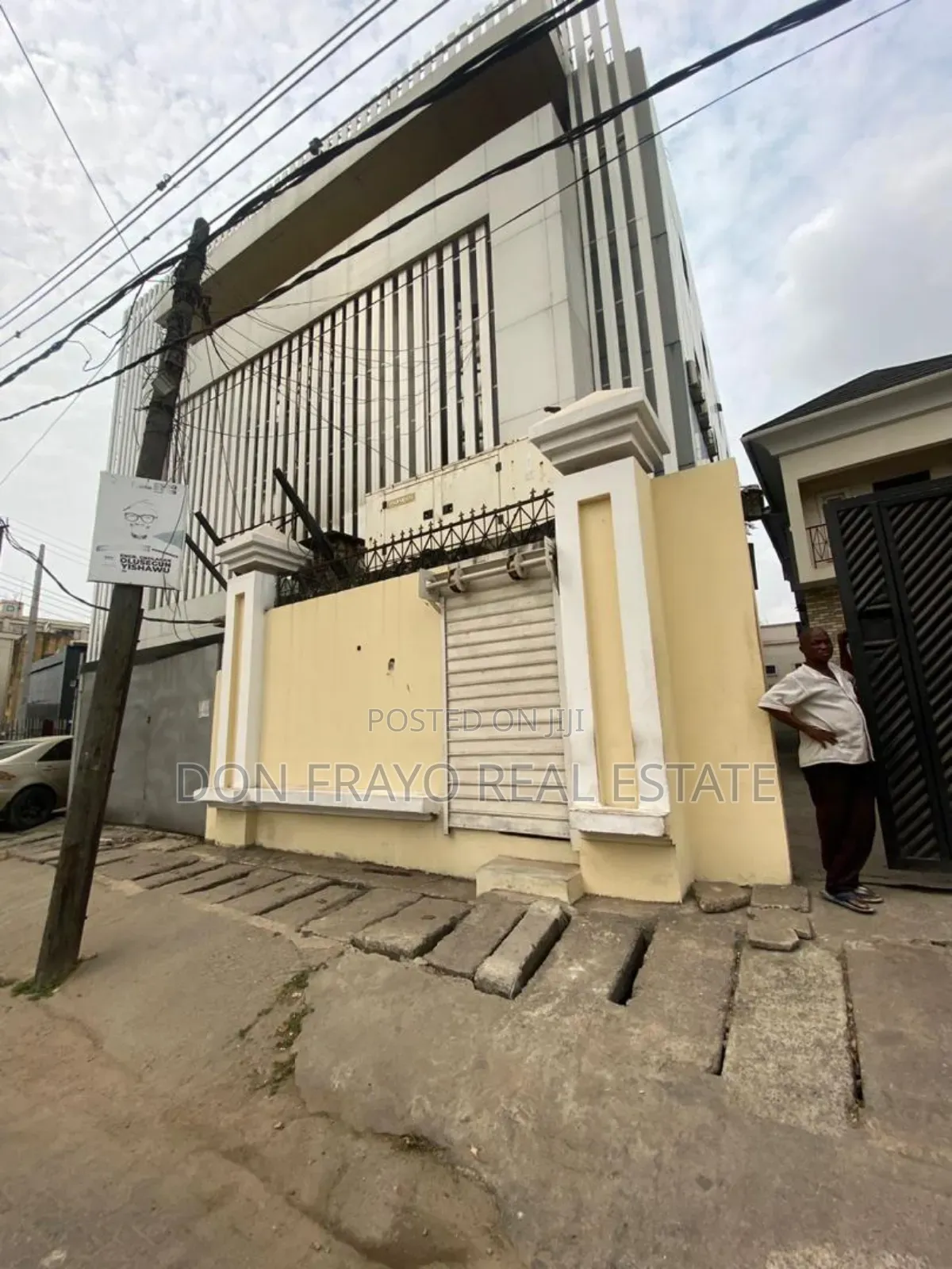16bdrm Townhouse/Terrace in Off Adeola Odeku, Victoria Island for sale