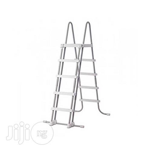 Outdoor Smimming With Ladder 18' X 9' X 52'' Inches
