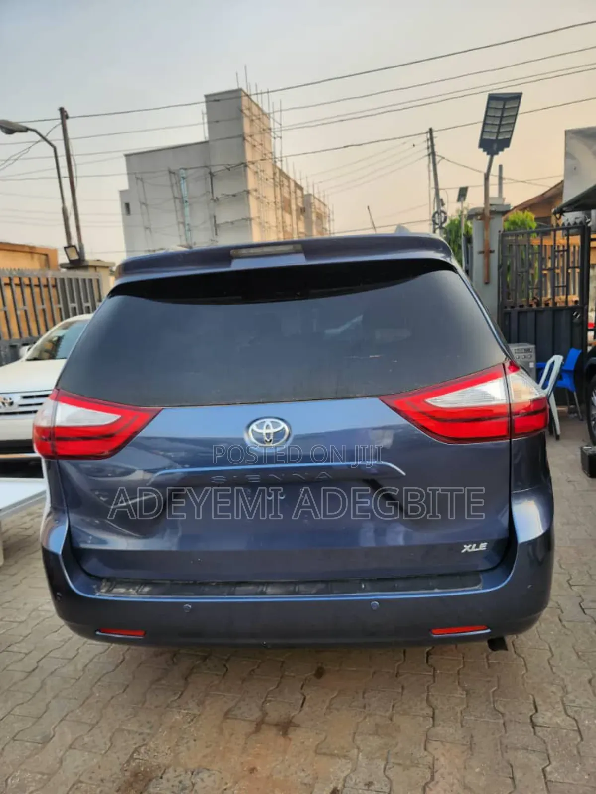Toyota Sienna 2016 Blue