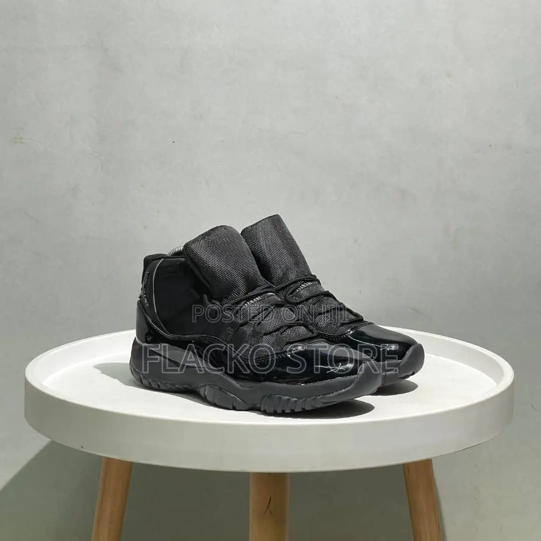 Original Air Jordan 11 Cap & Gown Black Sneakers