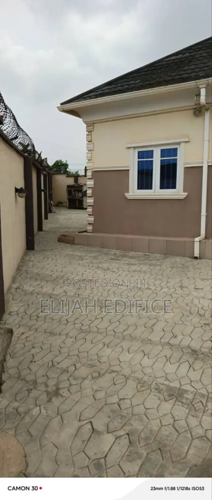 Furnished 6bdrm Bungalow in Ota for sale
