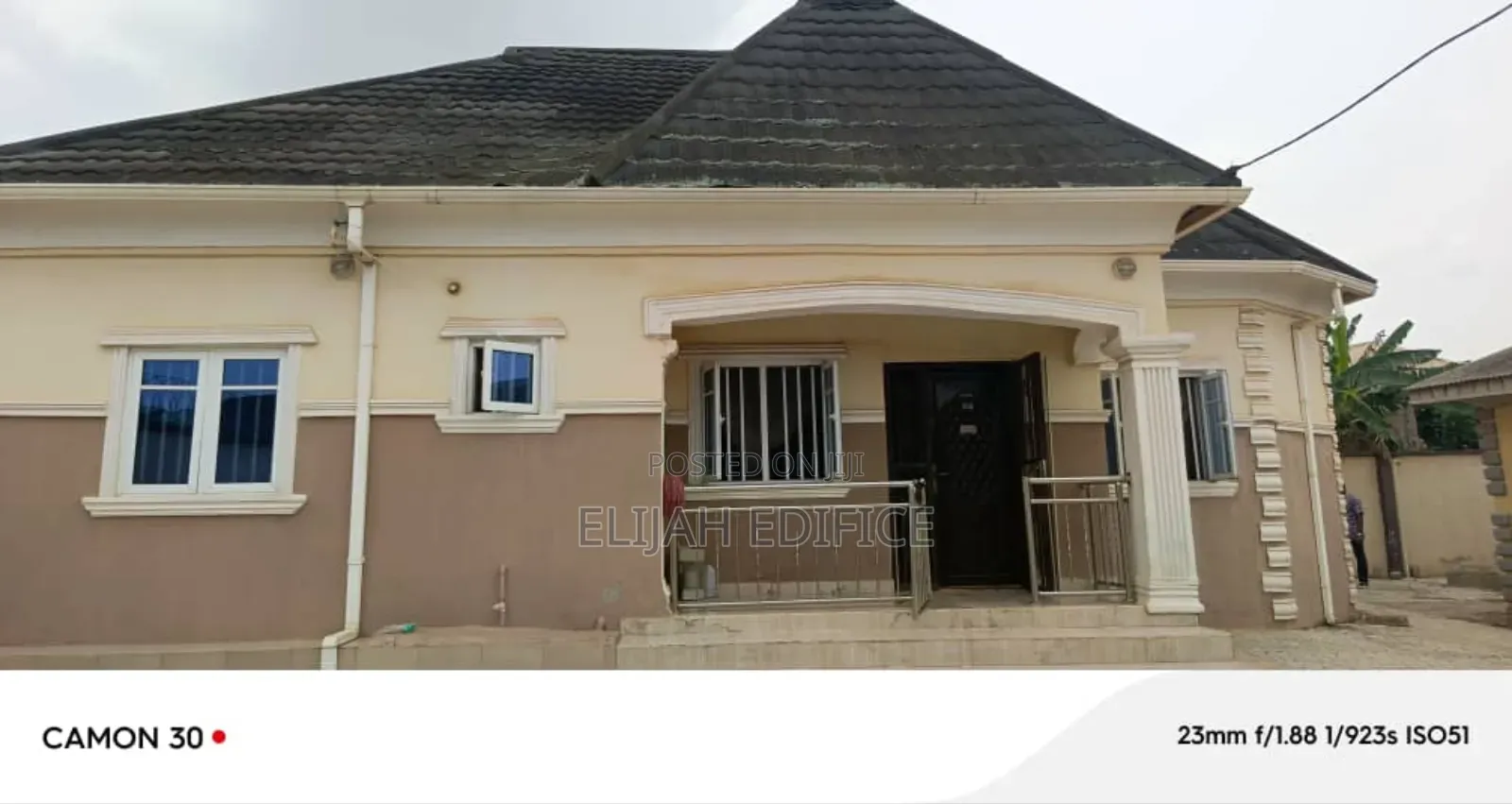 Furnished 6bdrm Bungalow in Ota for sale