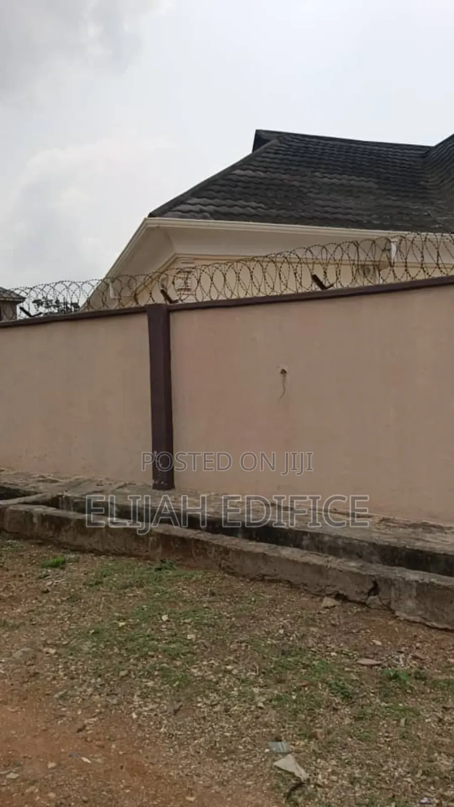 Furnished 6bdrm Bungalow in Ota for sale