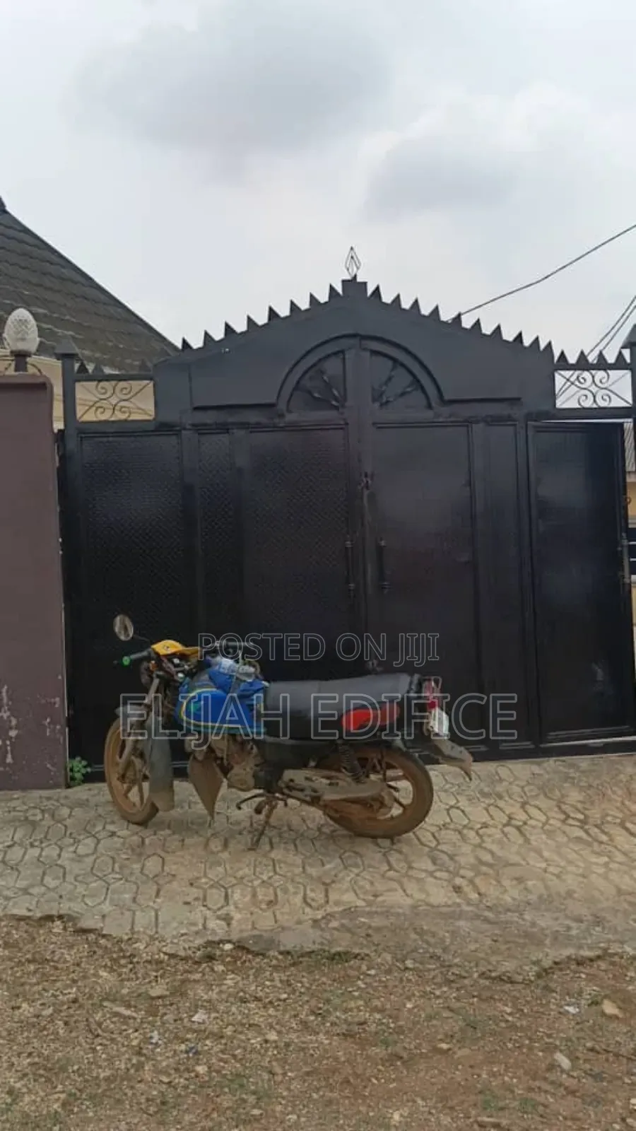 Furnished 6bdrm Bungalow in Ota for sale