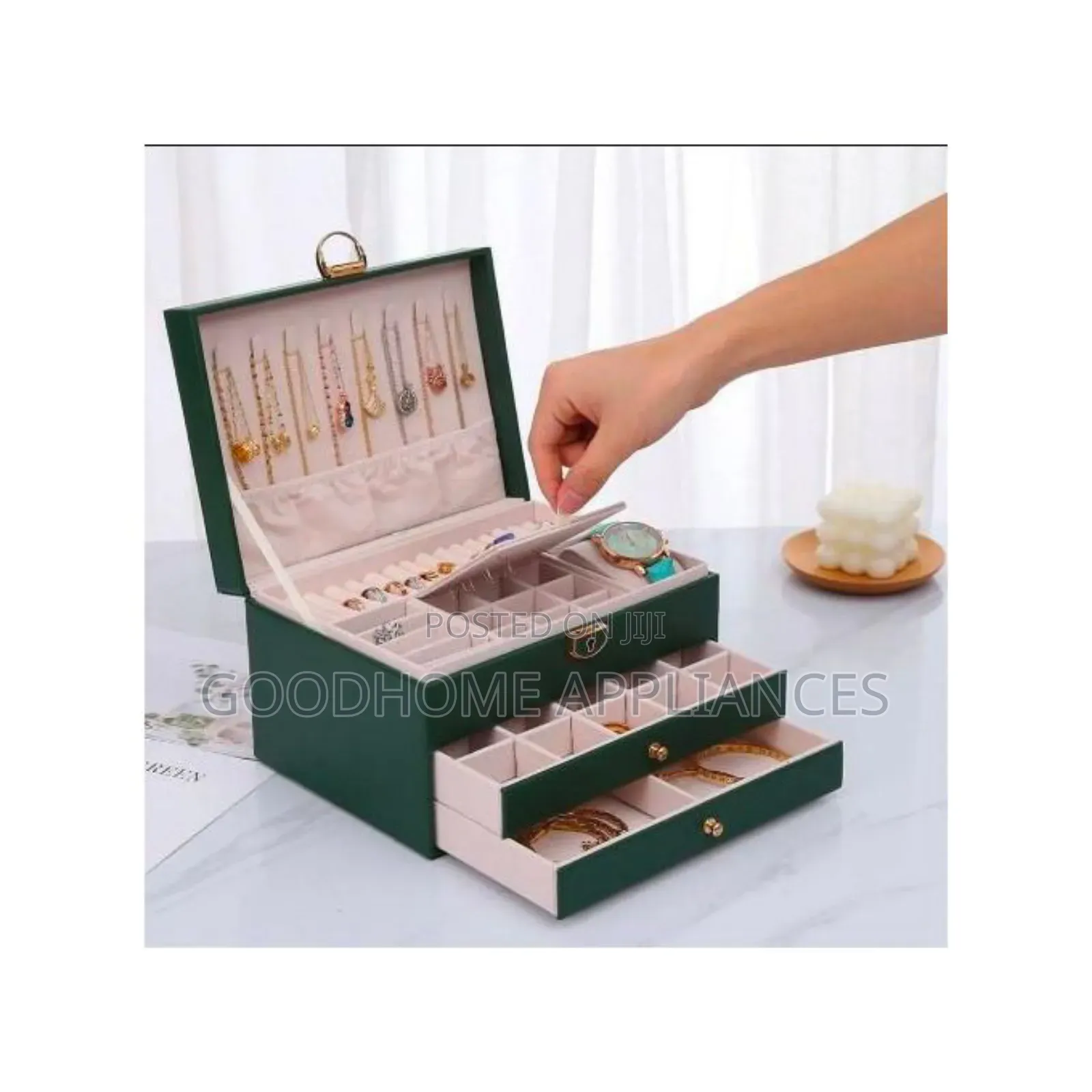 Compact Jewelry Box