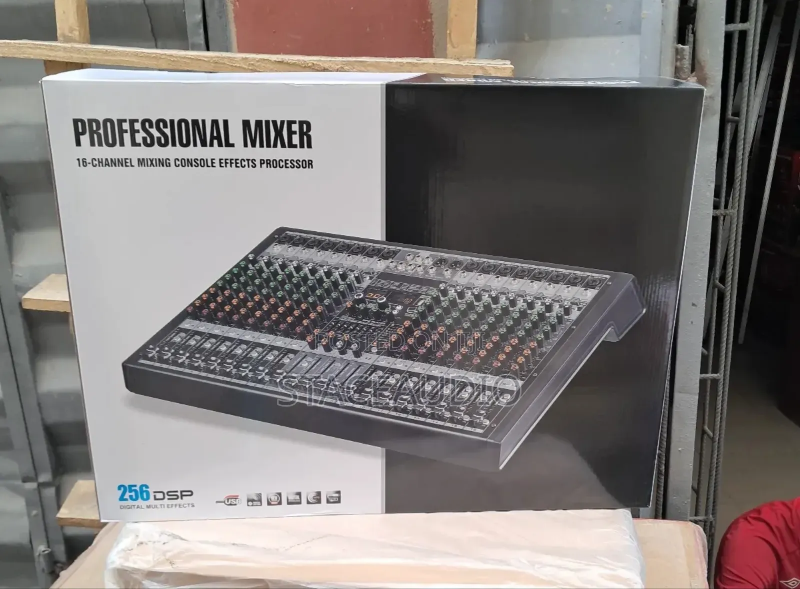 16 Chanels Yamaha Mixing Console