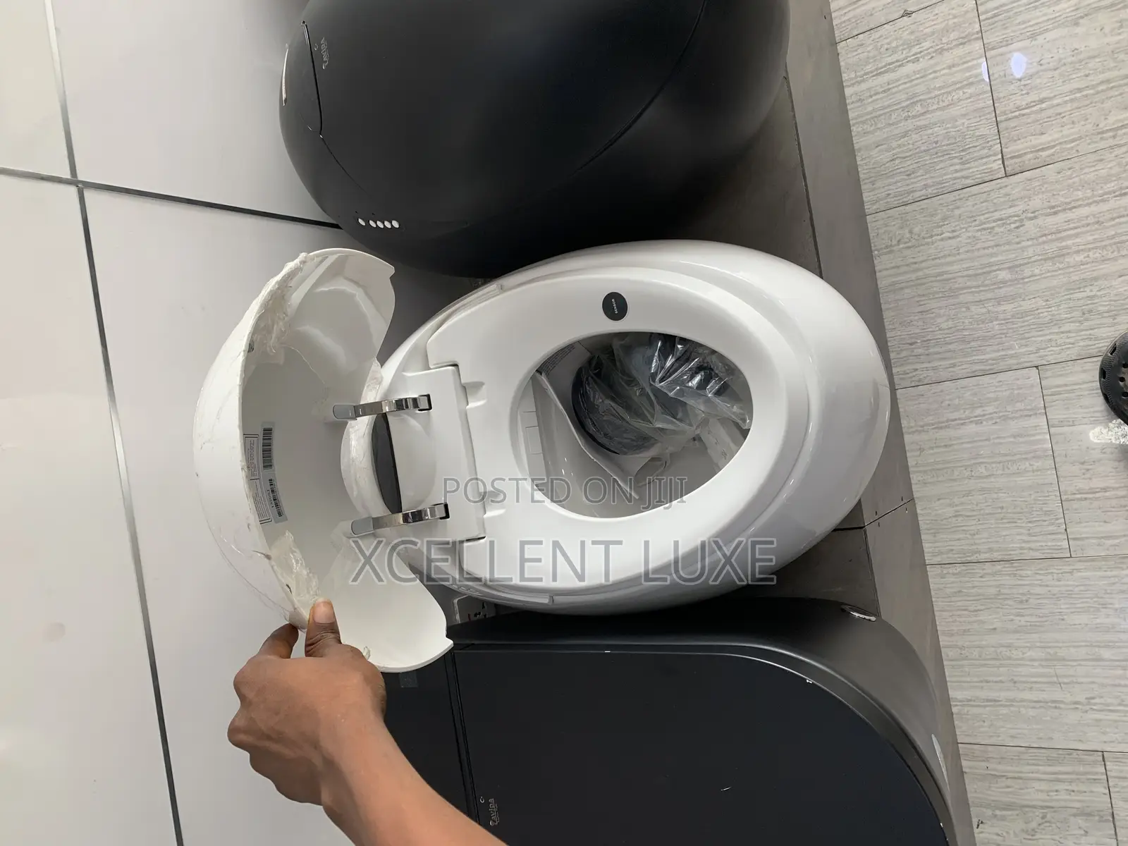 Egg Shaped Sensor Water Closet