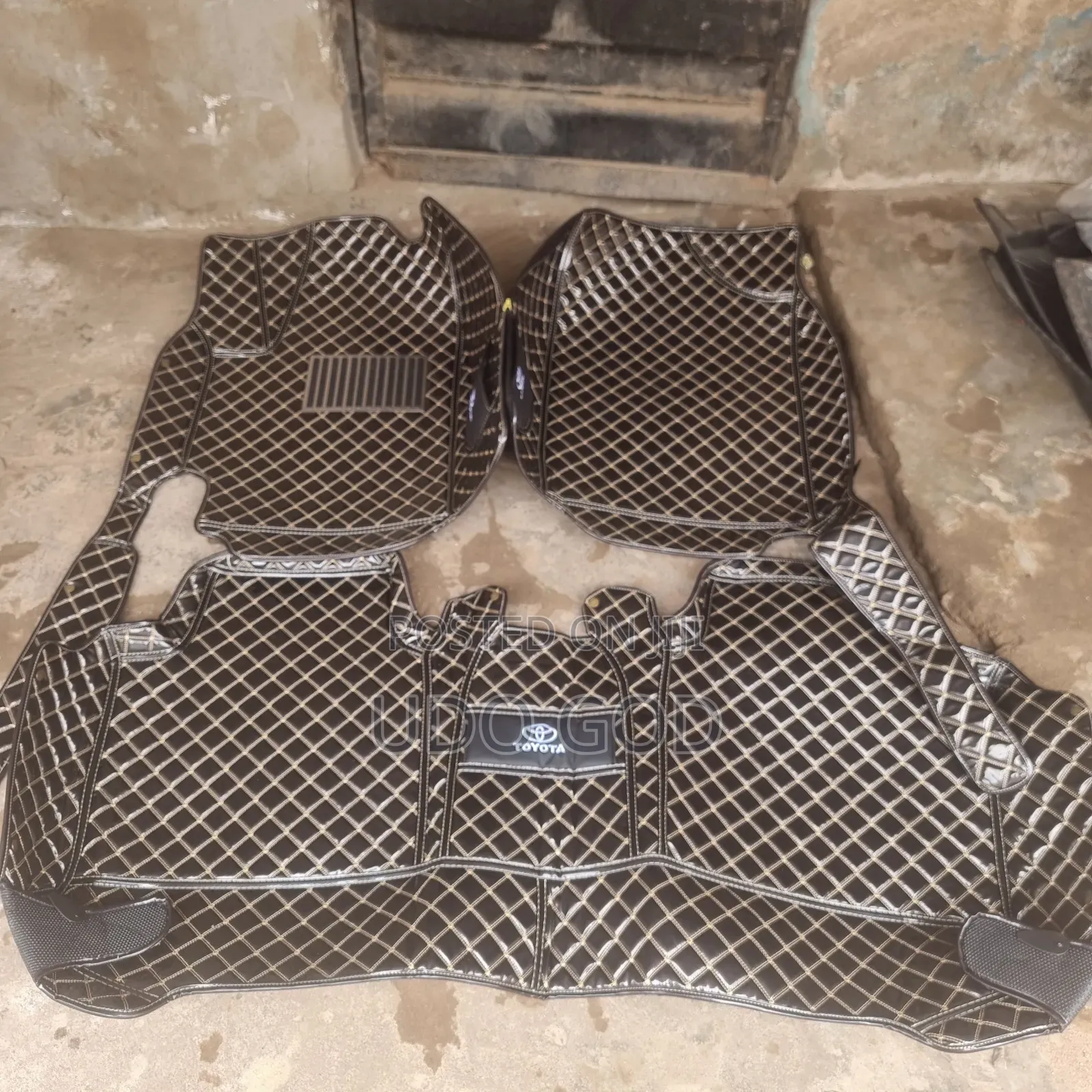 Toyota Camry Carpet Foot Mat