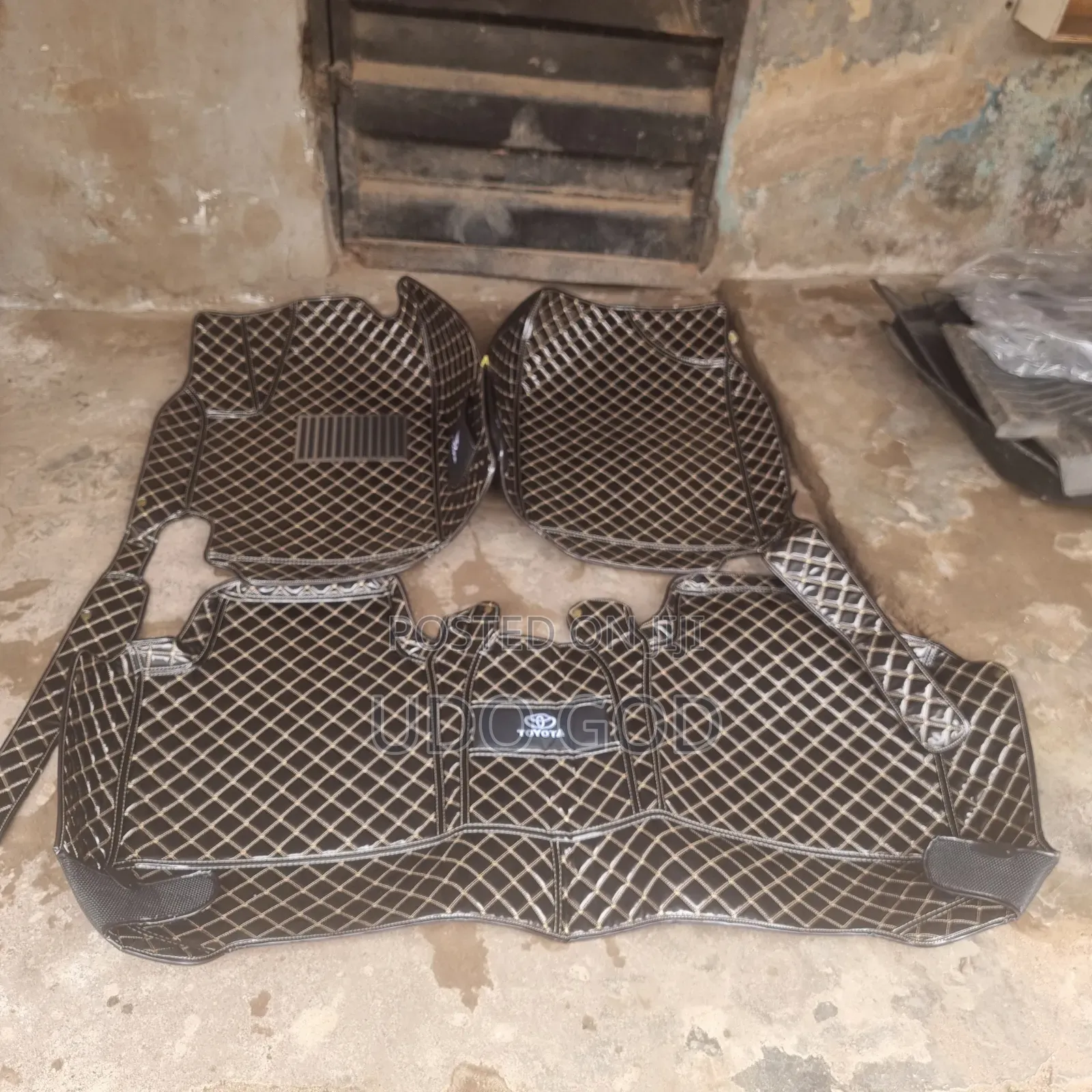 Toyota Camry Carpet Foot Mat