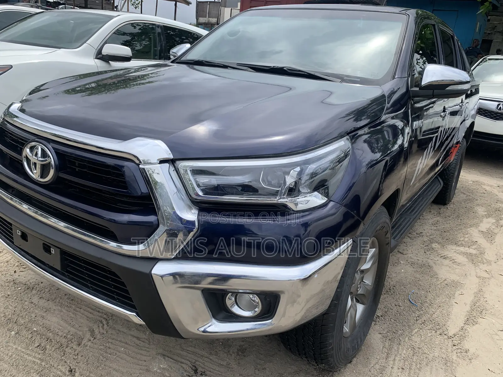 Toyota Hilux Revo Double Cab Petrol 2.7 AWD 2019 Blue