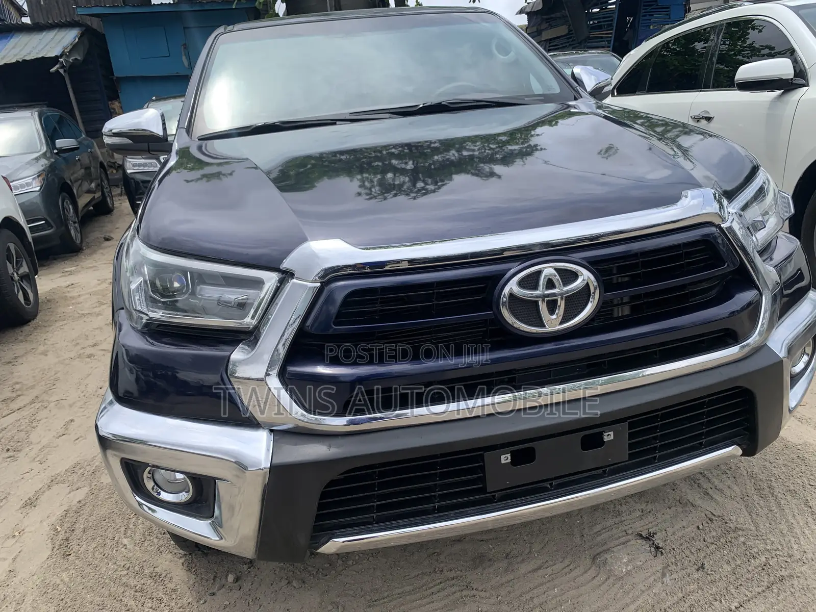 Toyota Hilux Revo Double Cab Petrol 2.7 AWD 2019 Blue