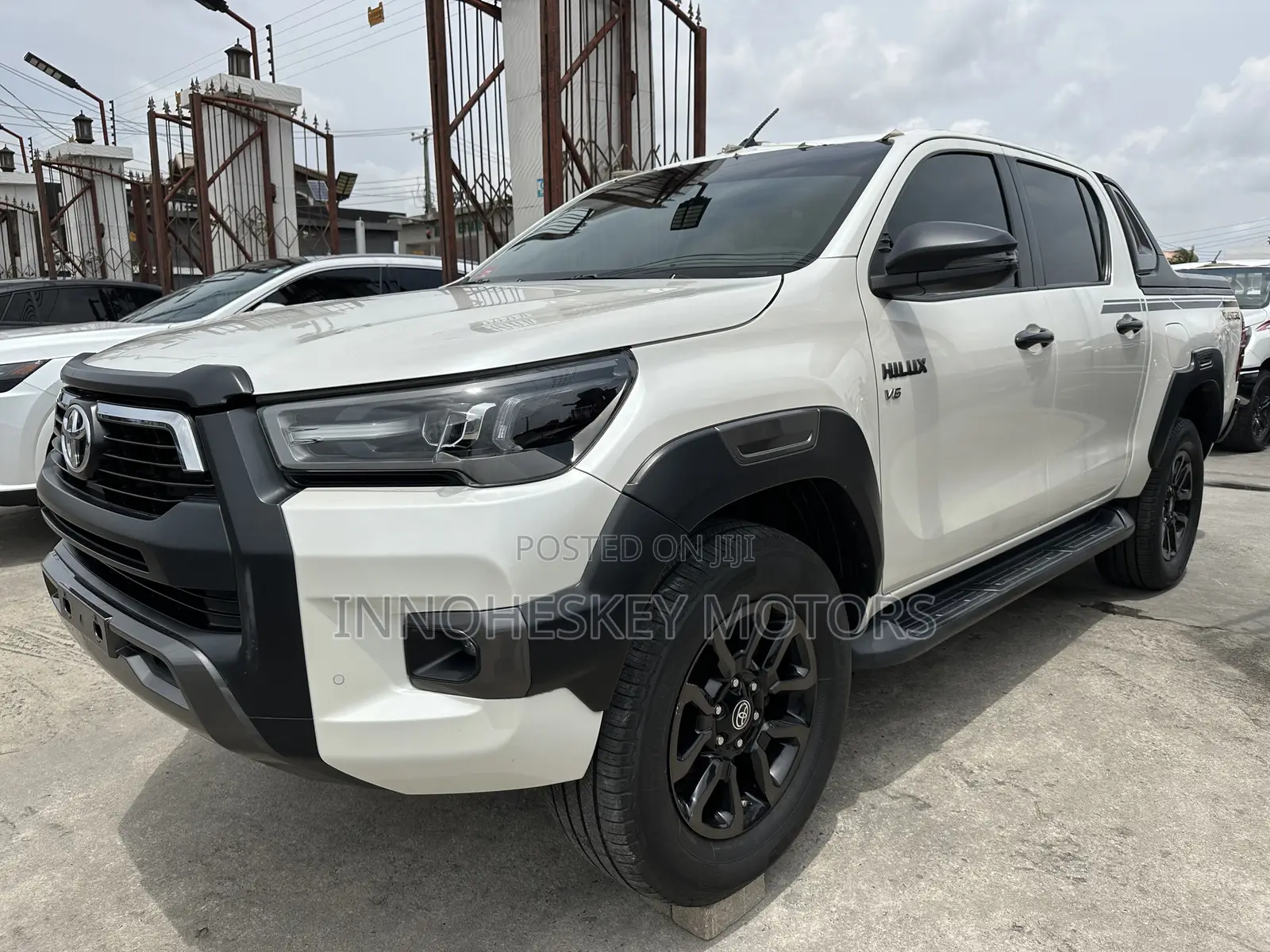 Toyota Hilux 2020 White