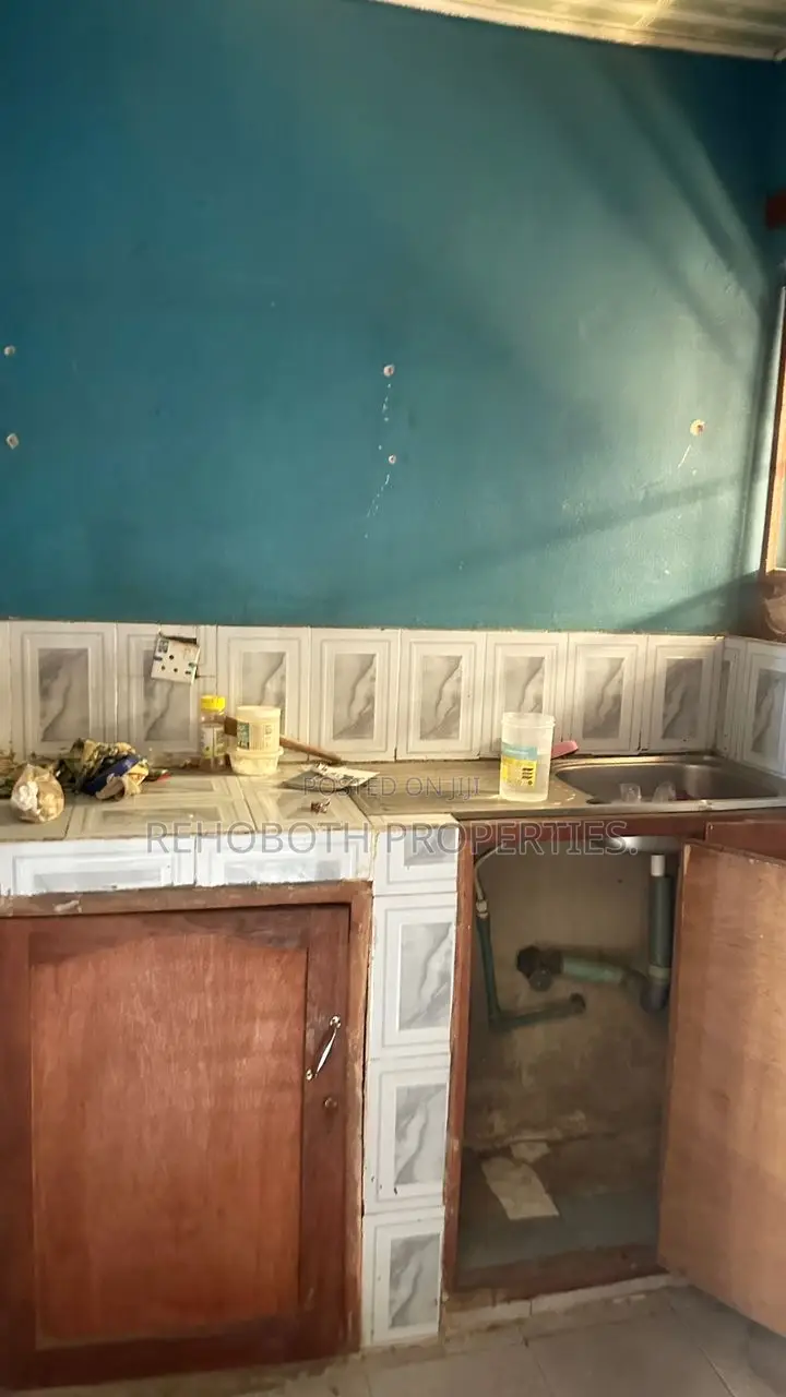 20bdrm Block of Flats in Agbowo, Ibadan for sale