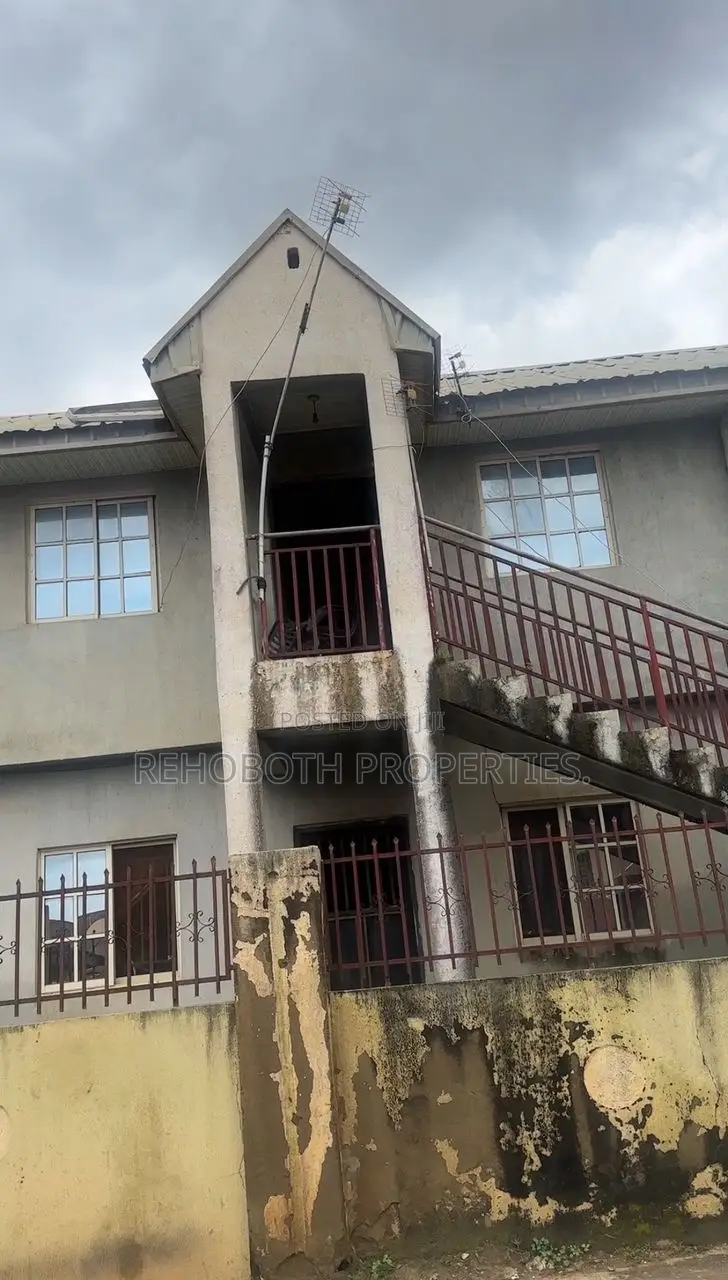 20bdrm Block of Flats in Agbowo, Ibadan for sale