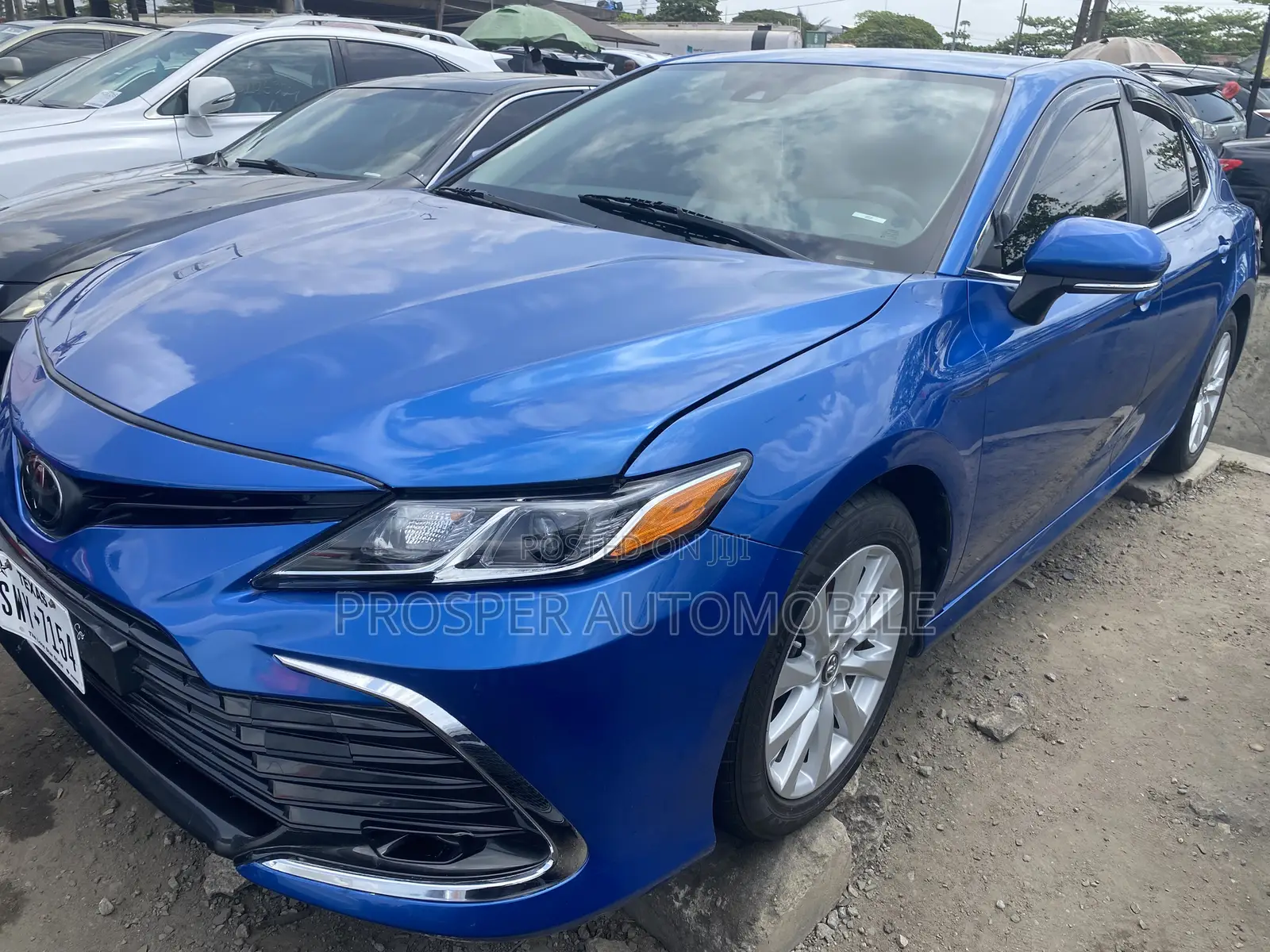Toyota Camry LE (2.5L 4cyl 8A) 2019 Blue