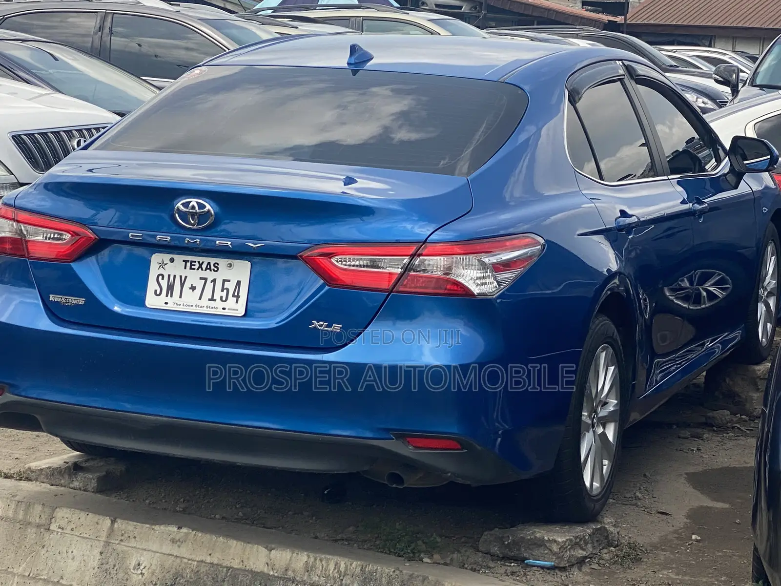 Toyota Camry LE (2.5L 4cyl 8A) 2019 Blue