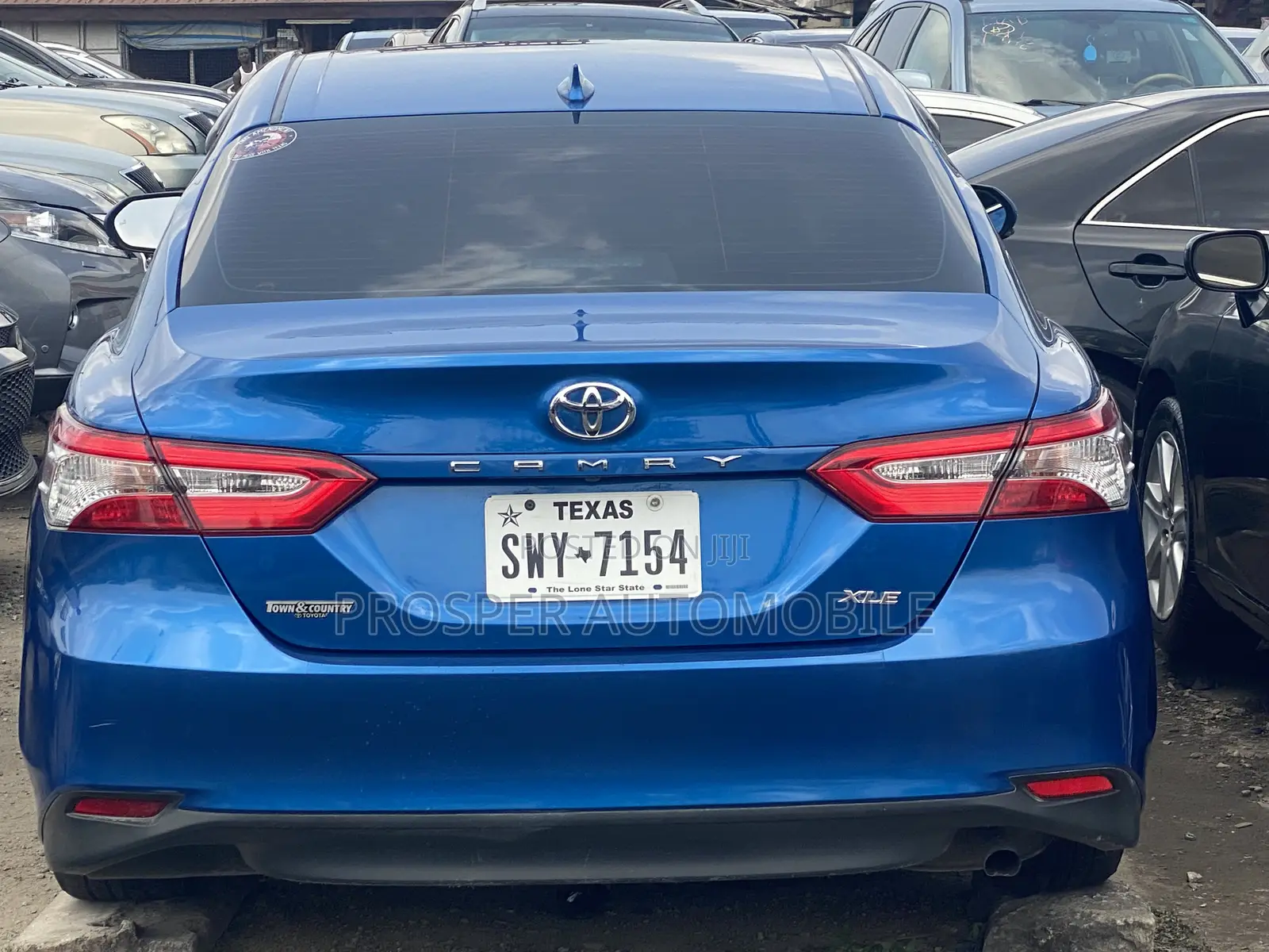 Toyota Camry LE (2.5L 4cyl 8A) 2019 Blue
