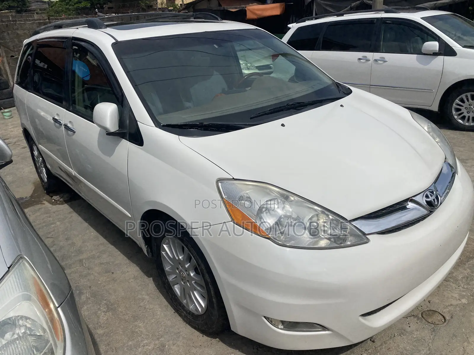 Toyota Sienna XLE 2007 White