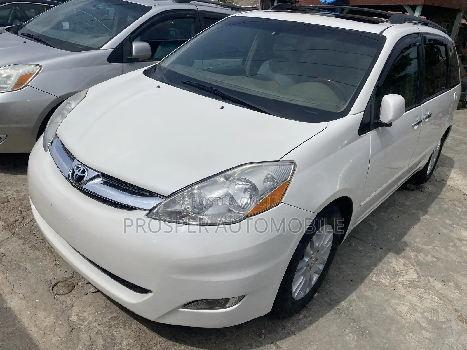 Toyota Sienna XLE 2007 White