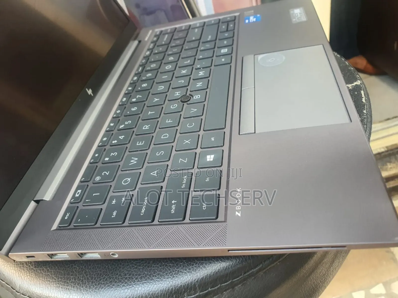 Laptop HP ZBook Firefly G8 16GB Intel Core I7 SSD 512GB