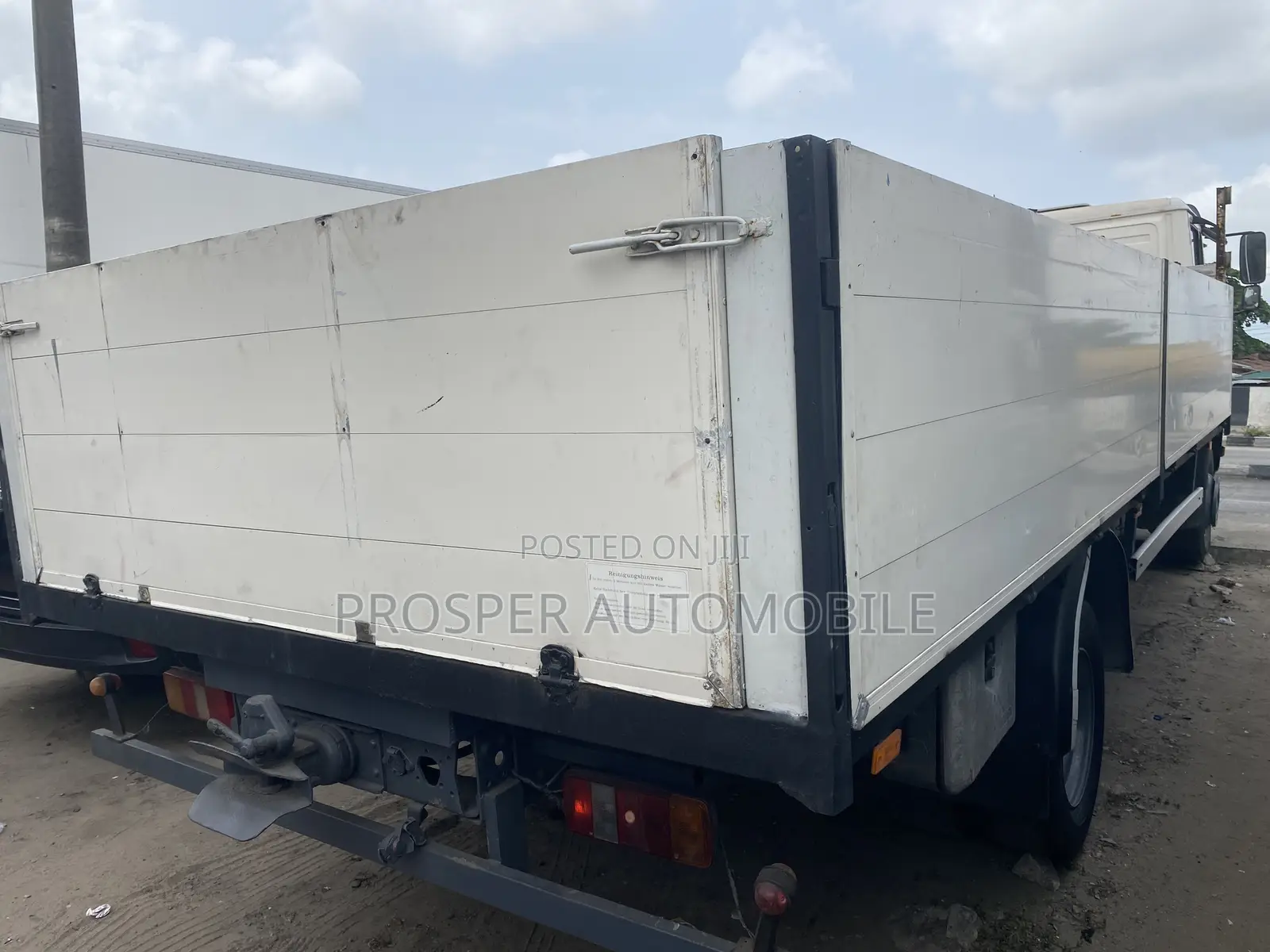 Mercedes Benz 1320 Truck