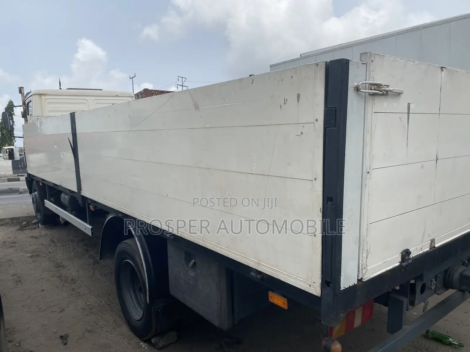 Mercedes Benz 1320 Truck