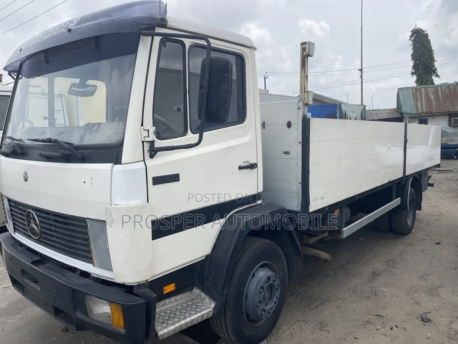 Mercedes Benz 1320 Truck