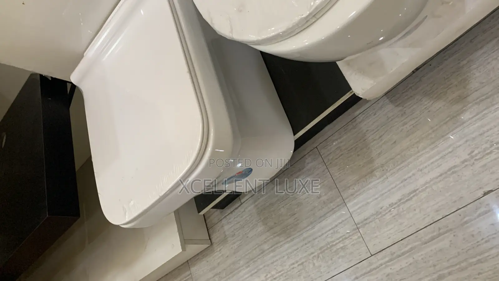 Seat on the Floor Conceal Wc