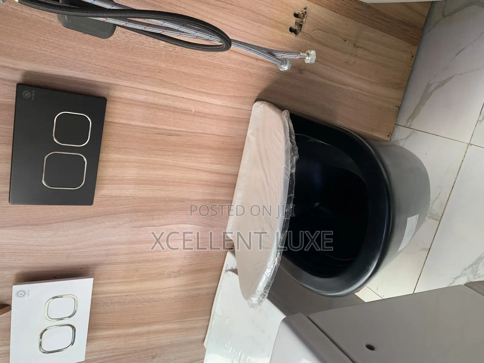 Round Black Conceal Water Closet