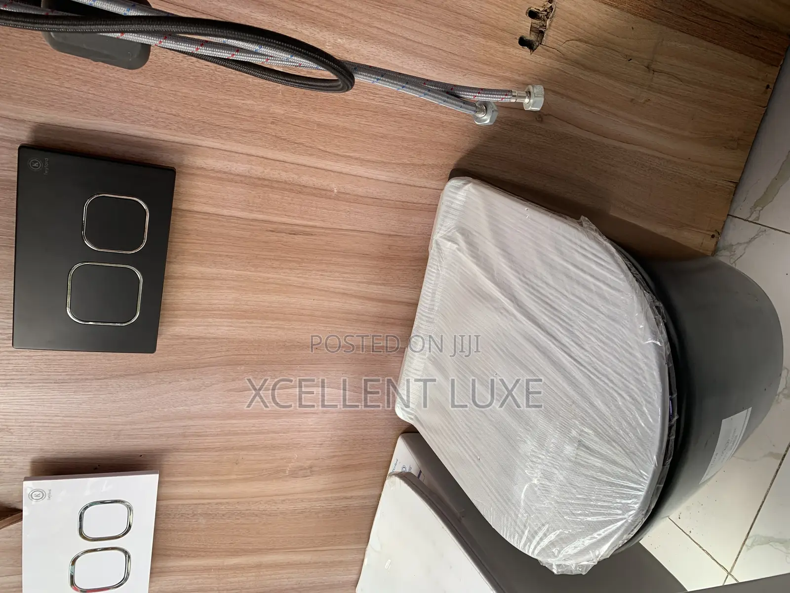 Round Black Conceal Water Closet