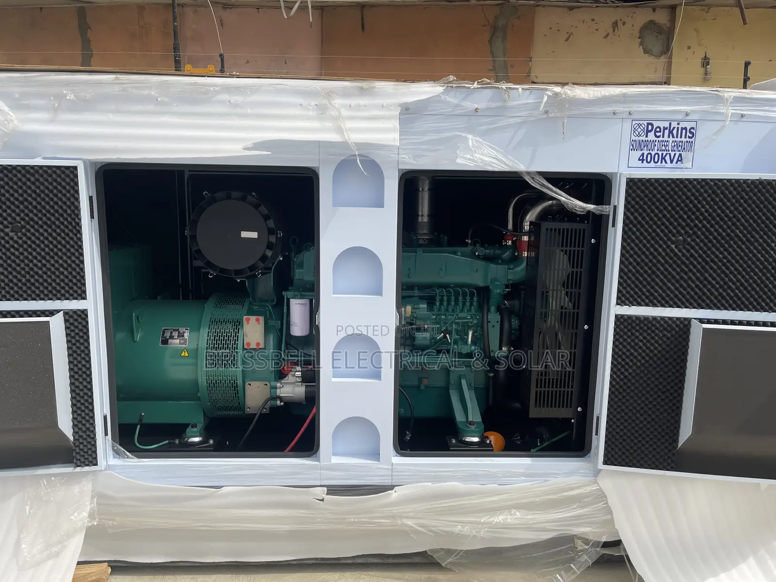Authentic England Perkins Soundproof Diesel Generator 400kva