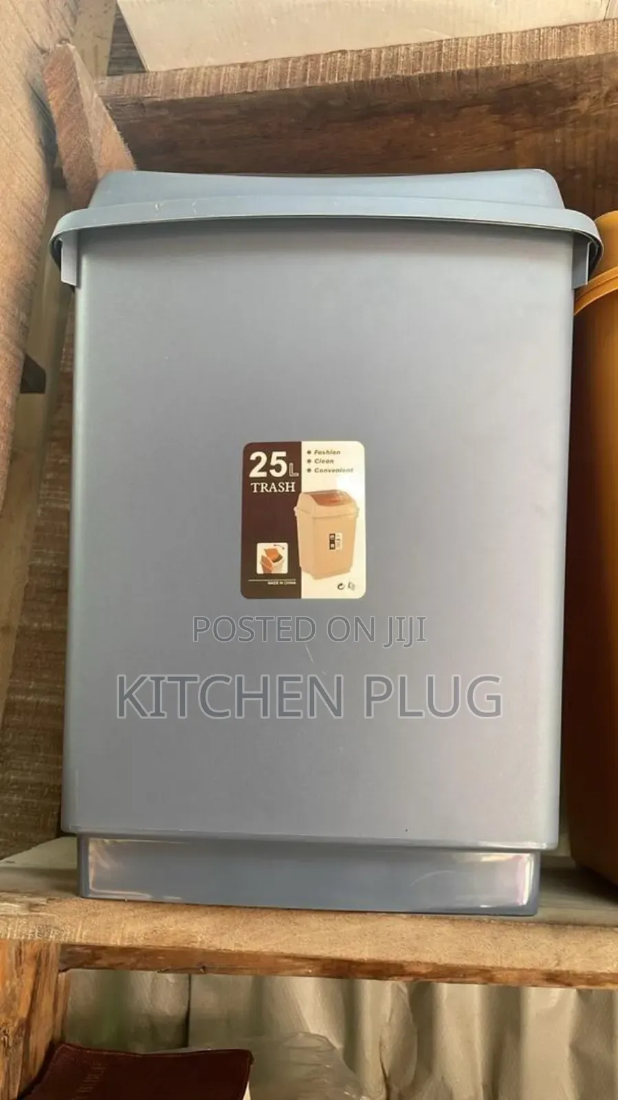 25l Trash Can, Made of Plastic.