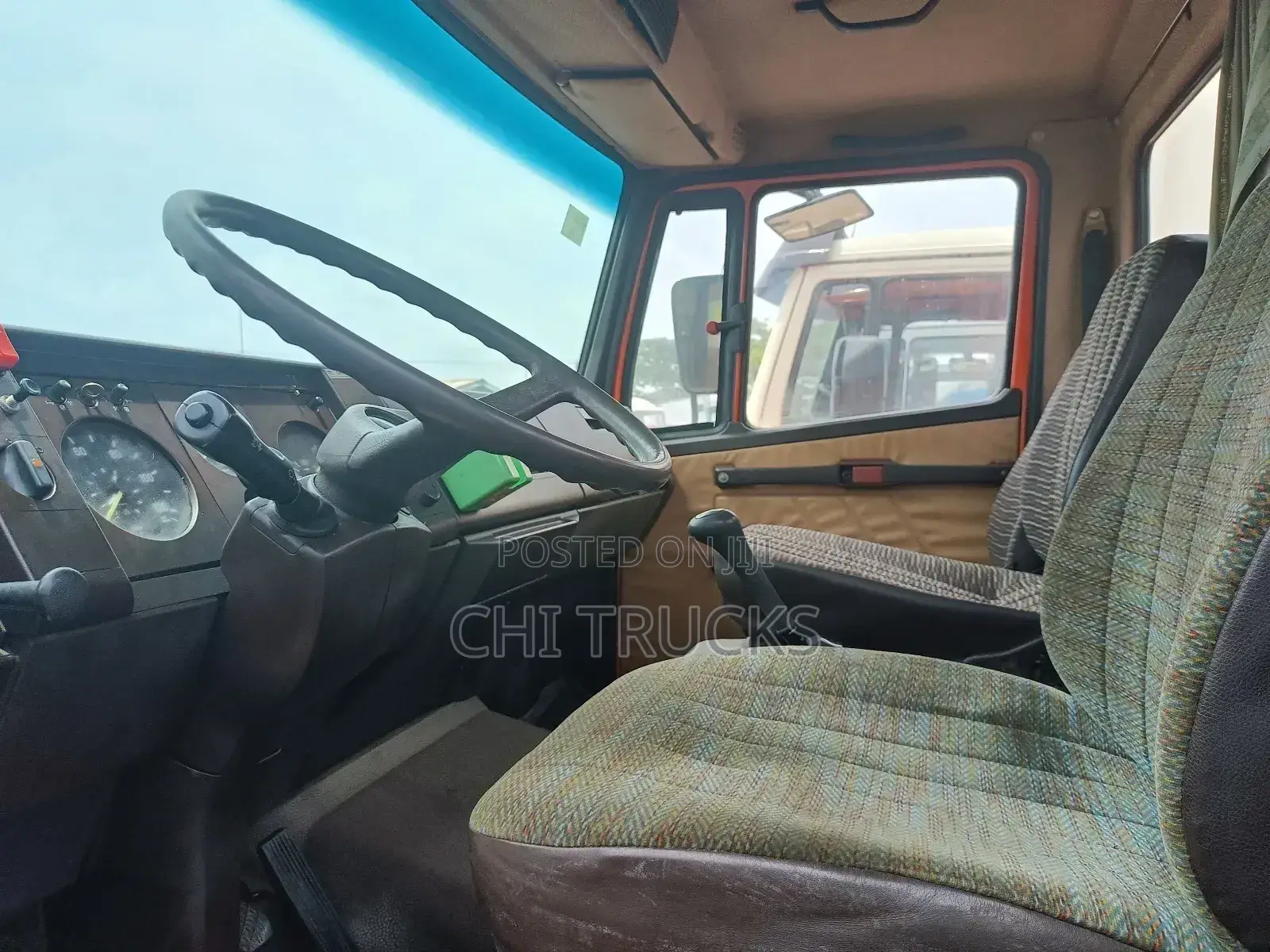 Mercedes Benz 814 German Pickup Truck 20ft