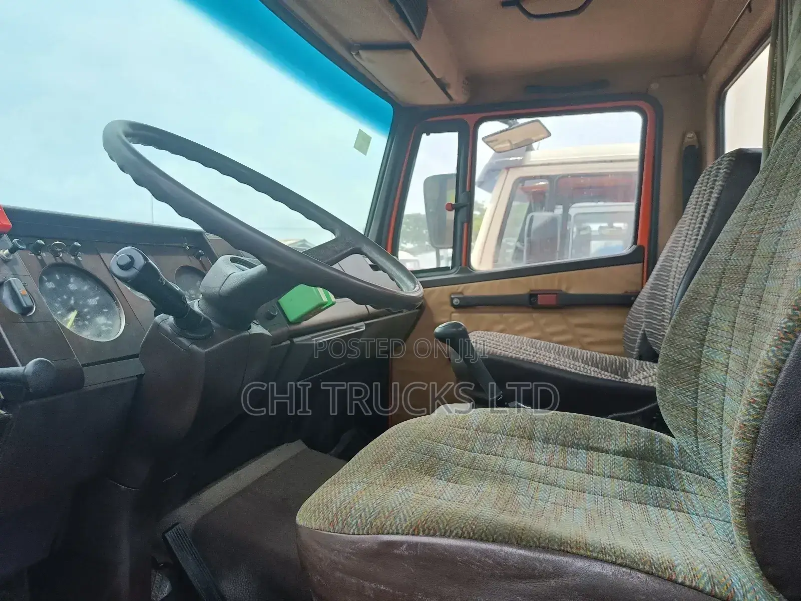 Mercedes Benz 814 German Pickup Truck 20ft