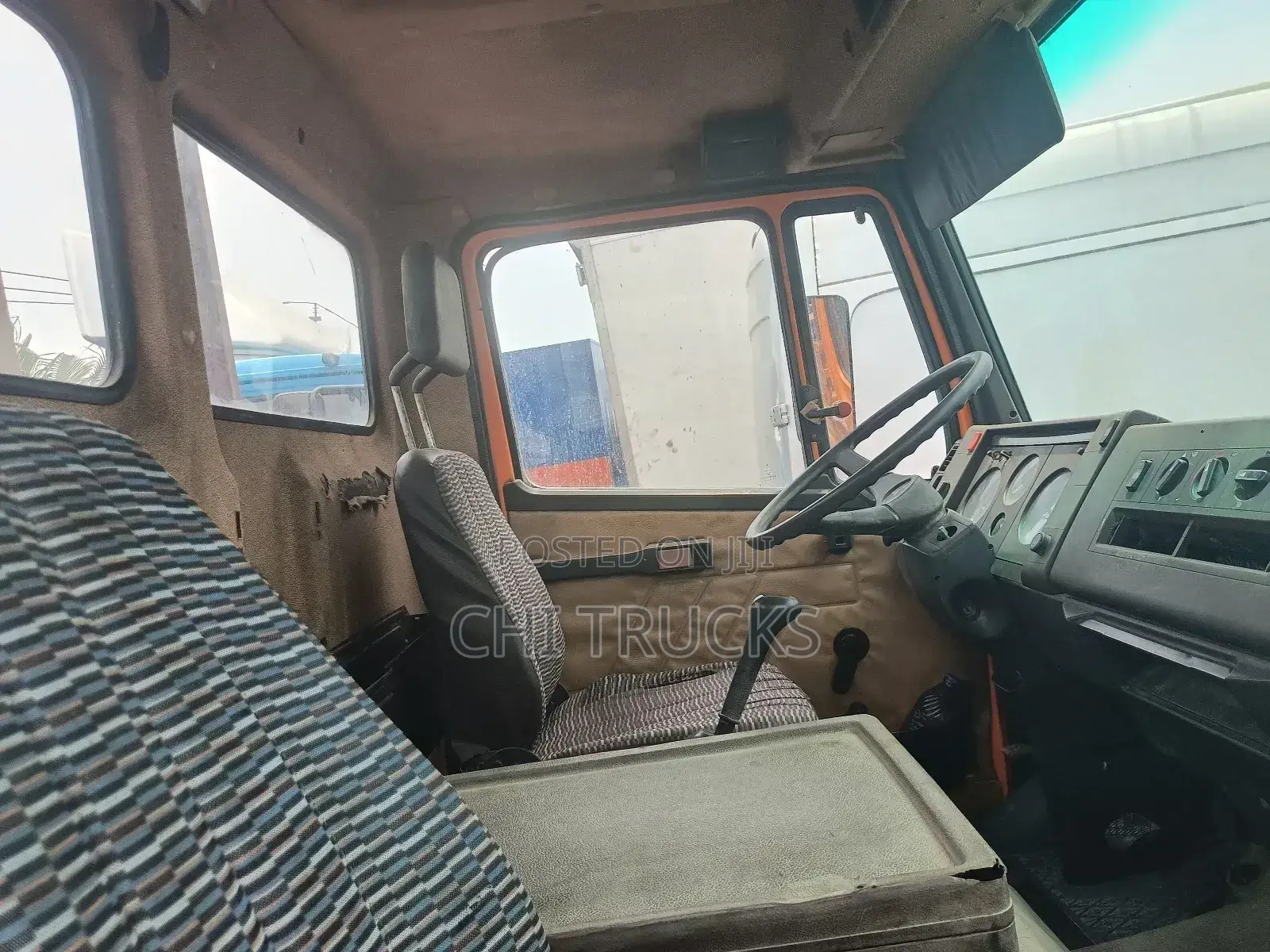 Mercedes Benz 814 Tipper Truck