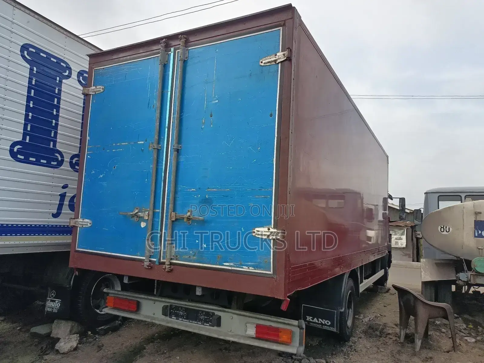 Mercedes Benz 814 Container Truck