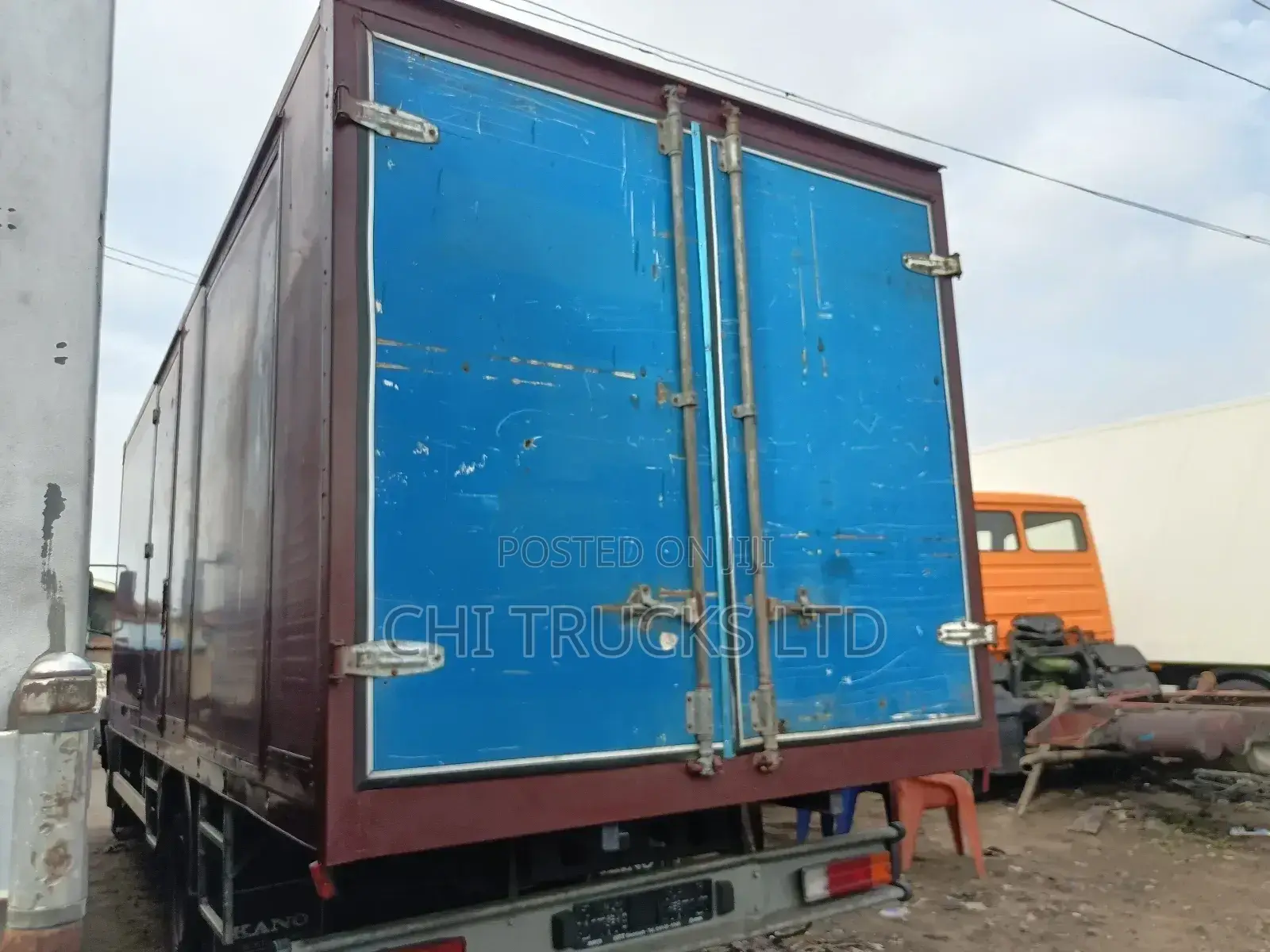 Mercedes Benz 814 Container Truck