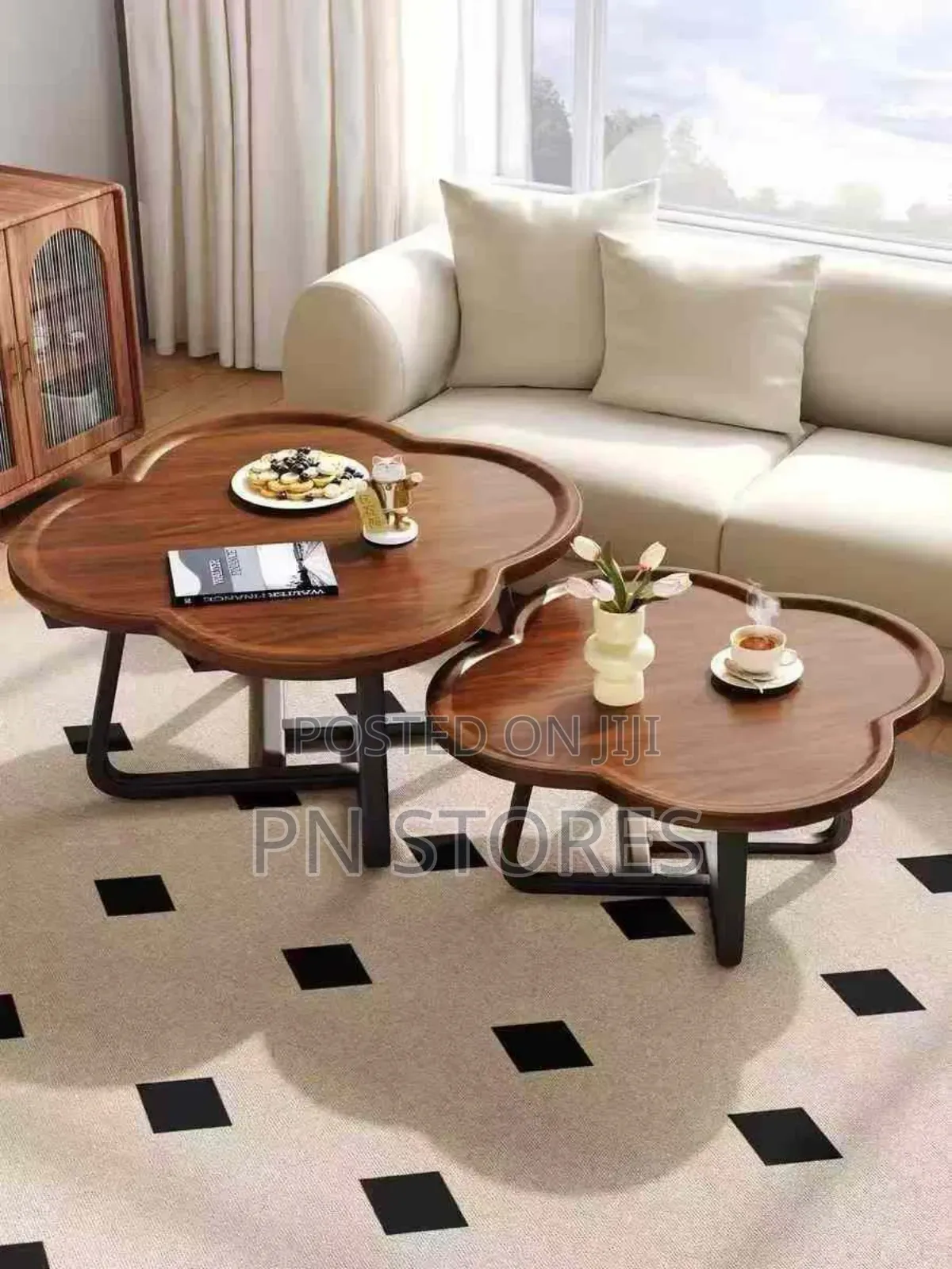 Quality Clover Leaf Center Table Set