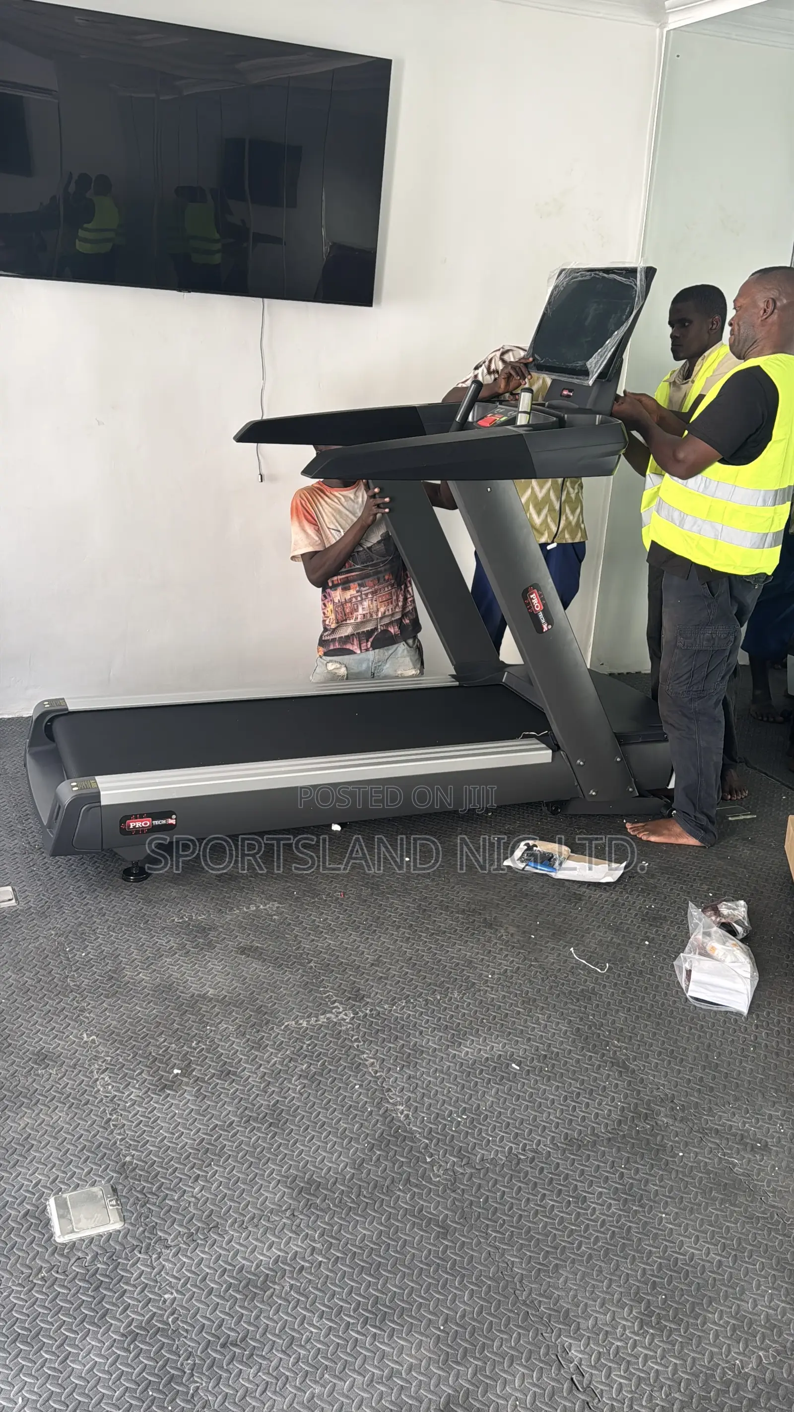 7hp American Treadmill With Wifi Touchscreen