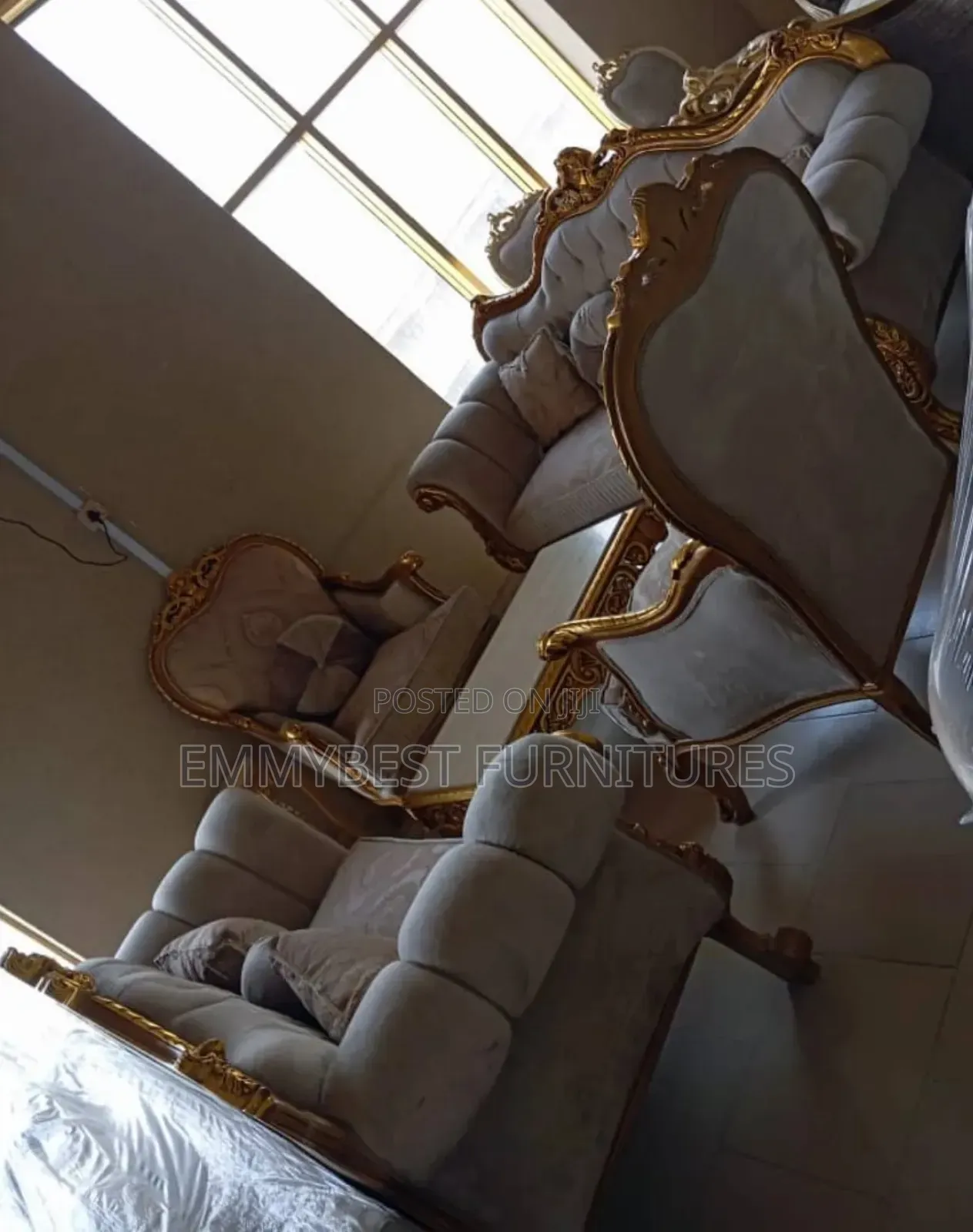 Classic Luxurious Royal Chairs and Royal Table Set Stools