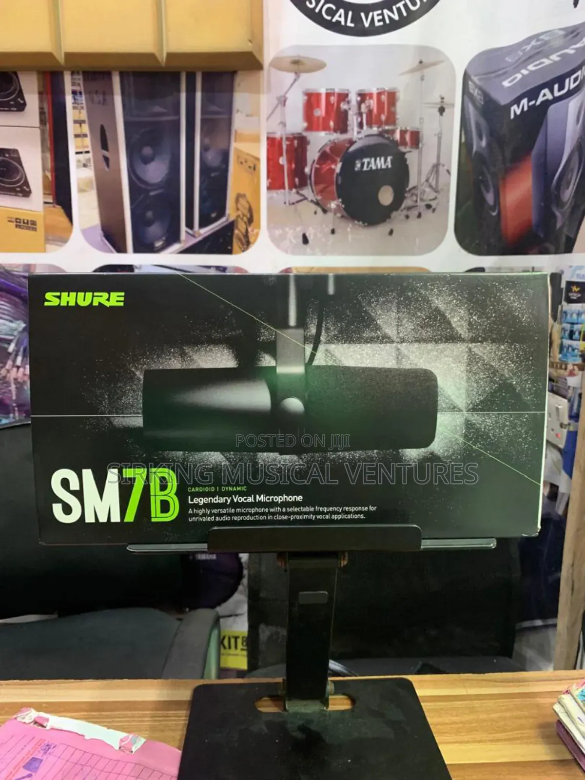 Shure Sm7b Vocal Dynamic Microphone for Broadcast, Podcast